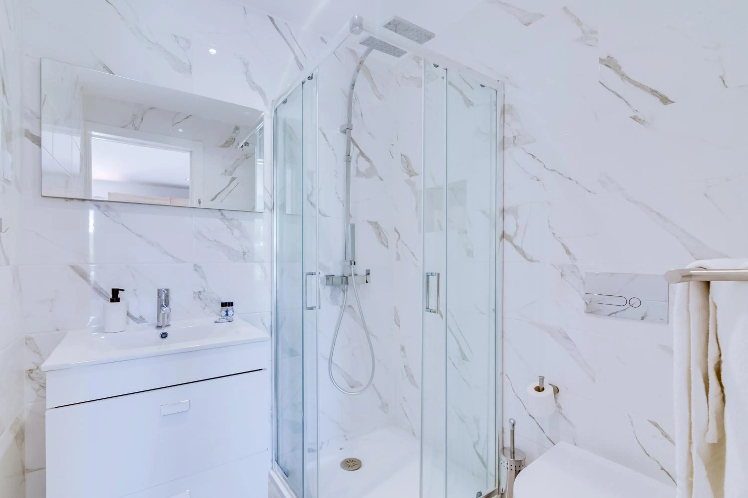 Bathroom in AL - Barracuda Village