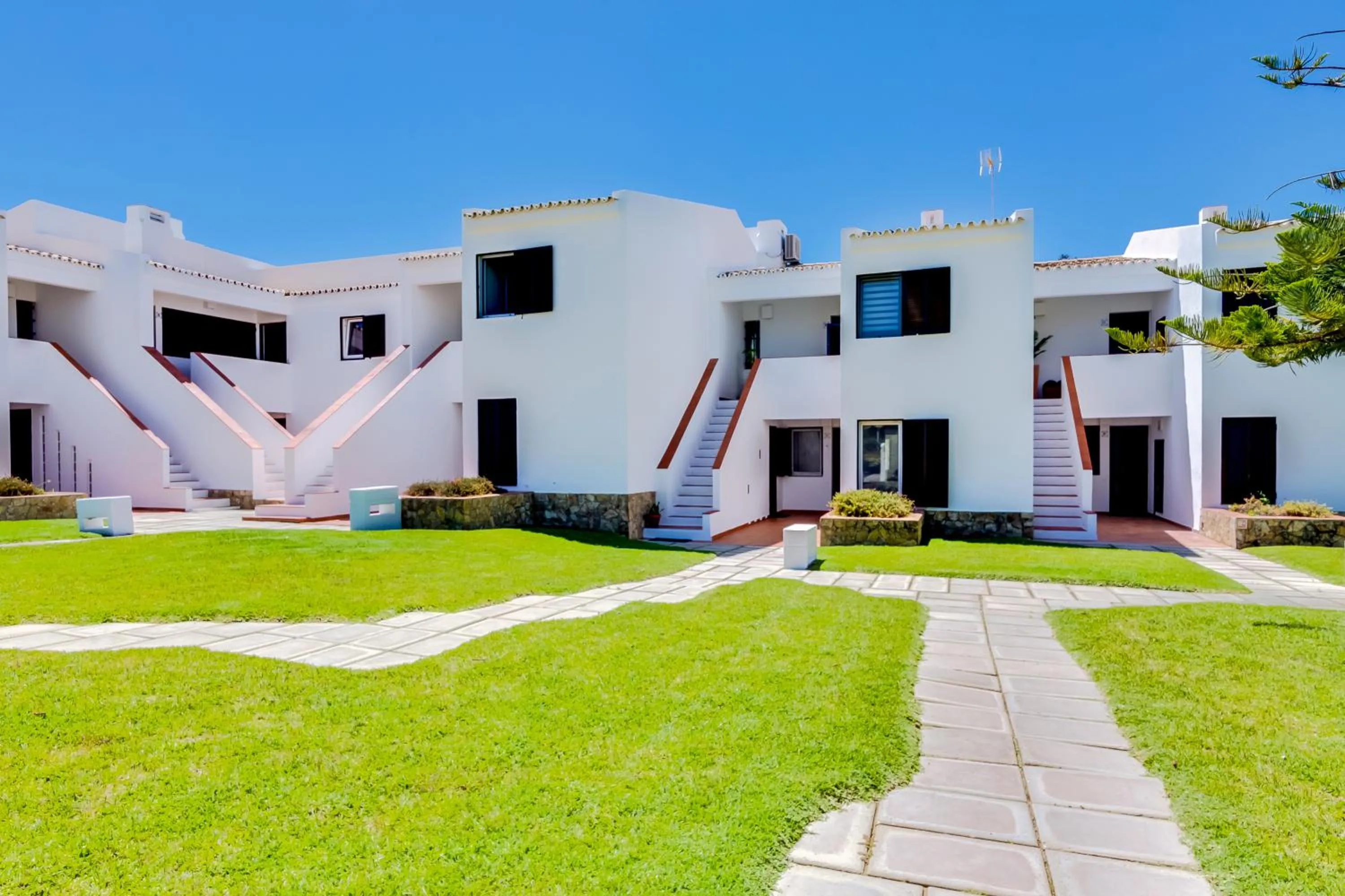Property building in AL - Barracuda Village