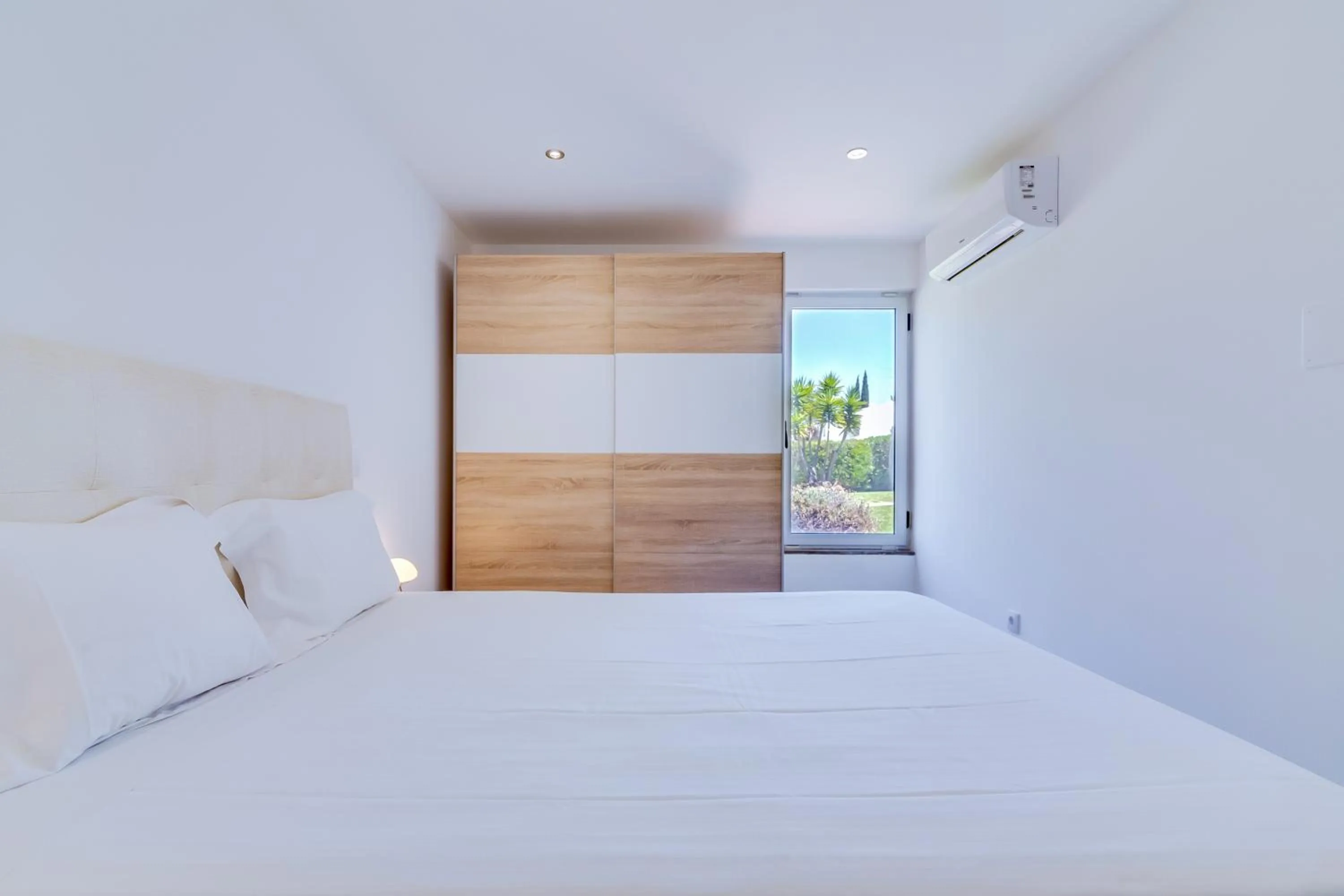 Bed in AL - Barracuda Village