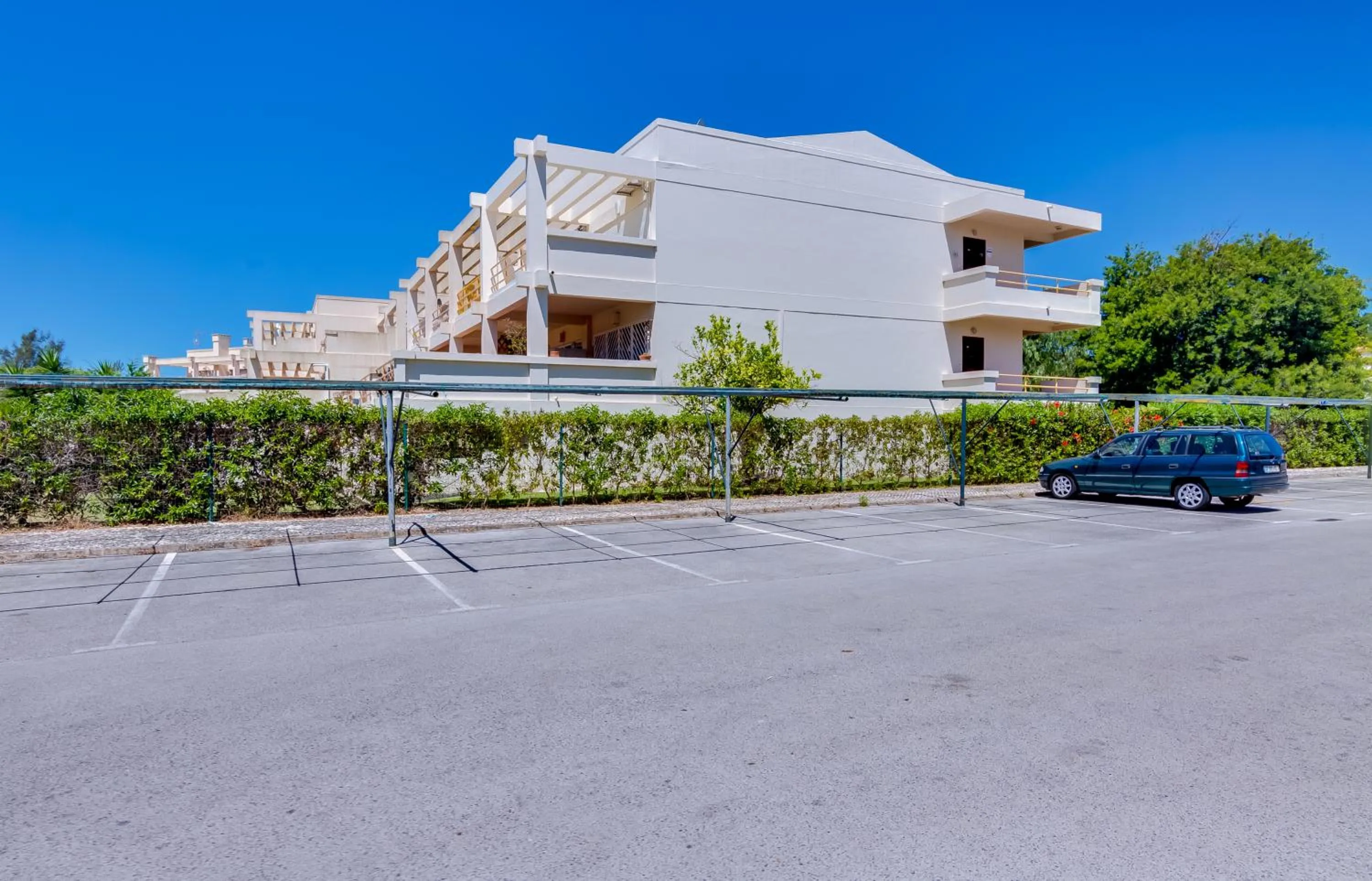 Property building in AL - Barracuda Village