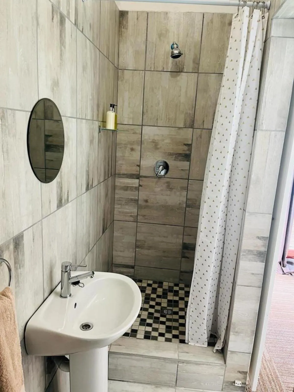 Shower in St Eve Lodge & Spa