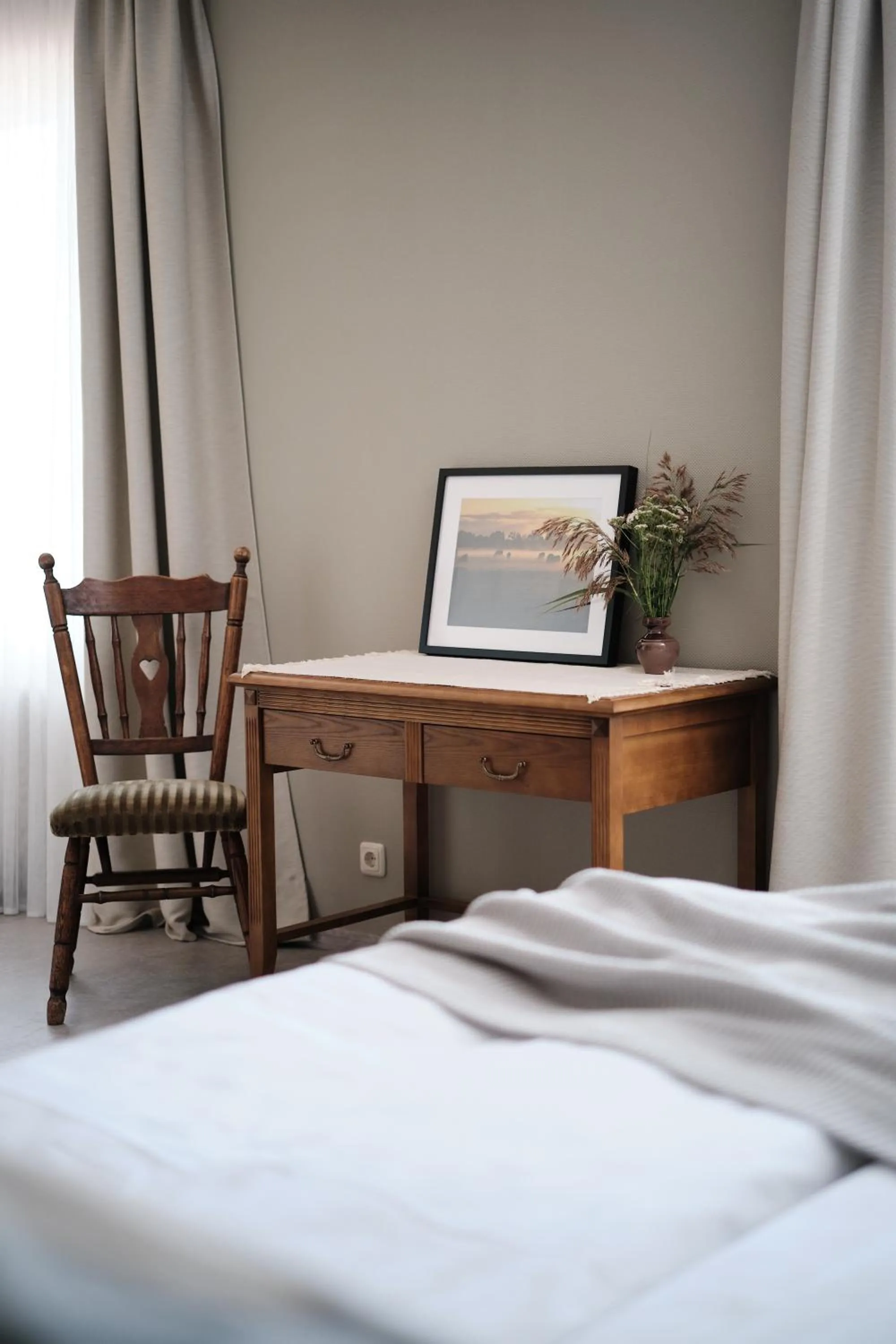 View (from property/room), Bed in Hotel Pernigele