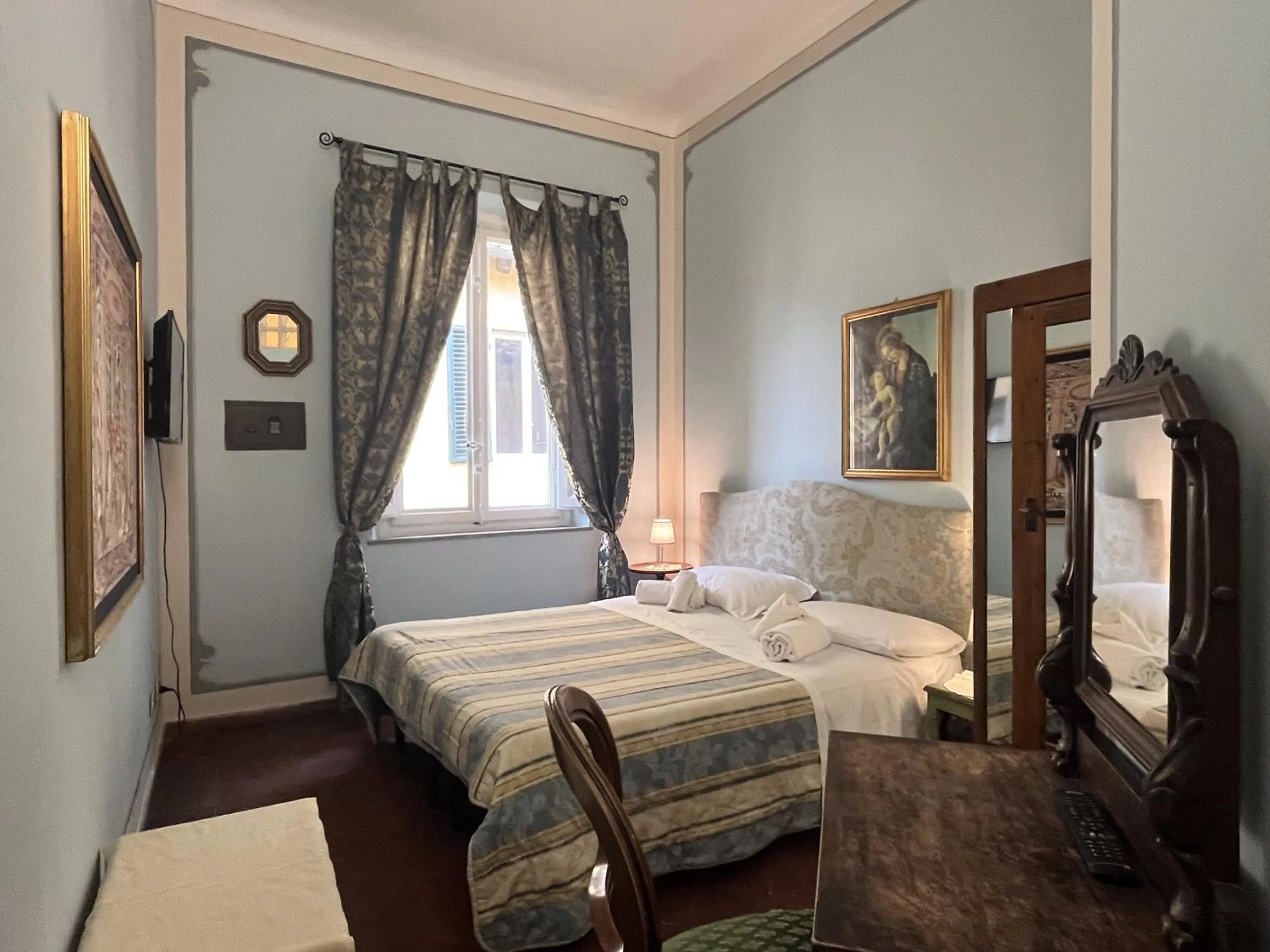 Photo of the whole room, Bed in Al Tuscany