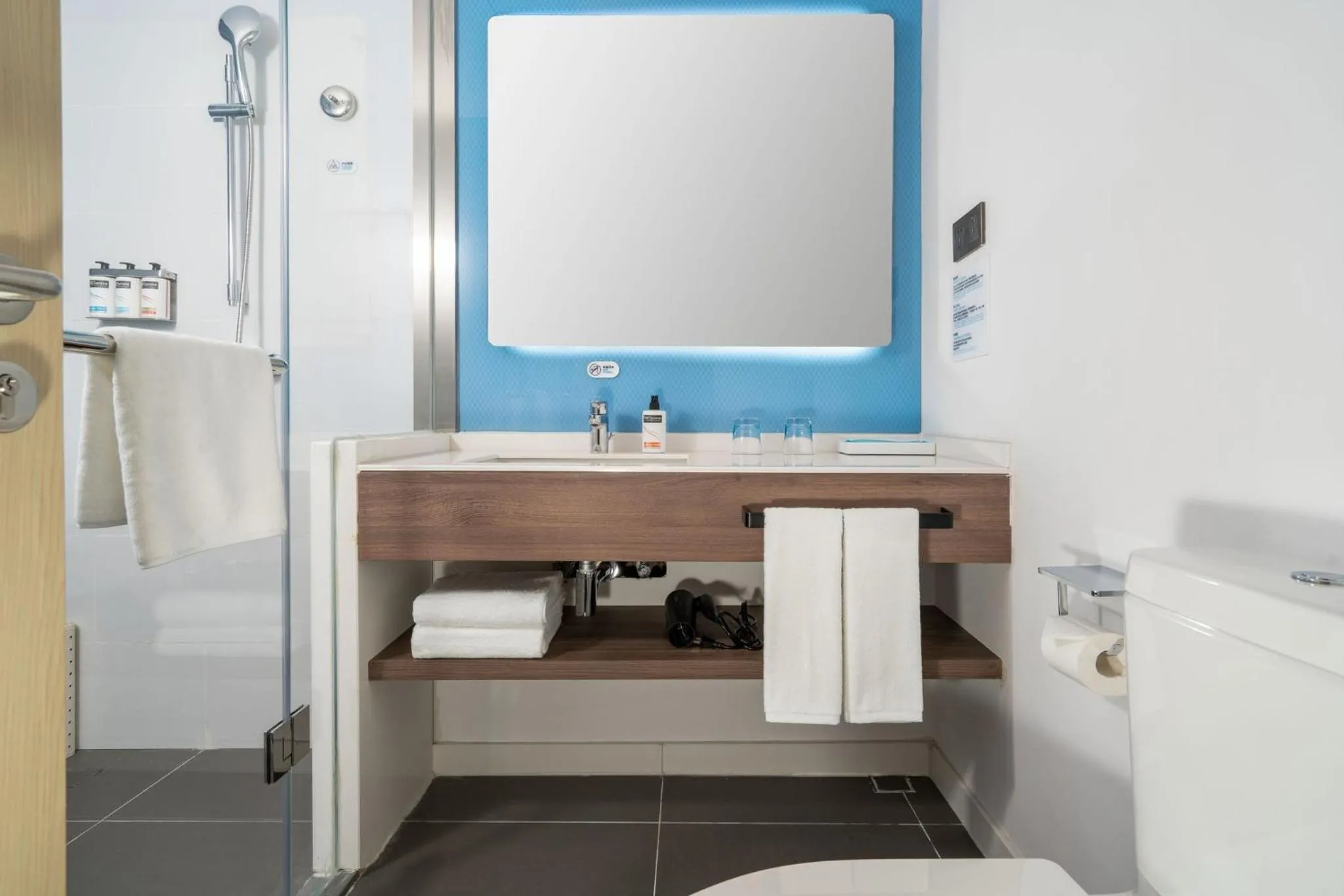 Photo of the whole room in Holiday Inn Express Lanzhou New Area by IHG