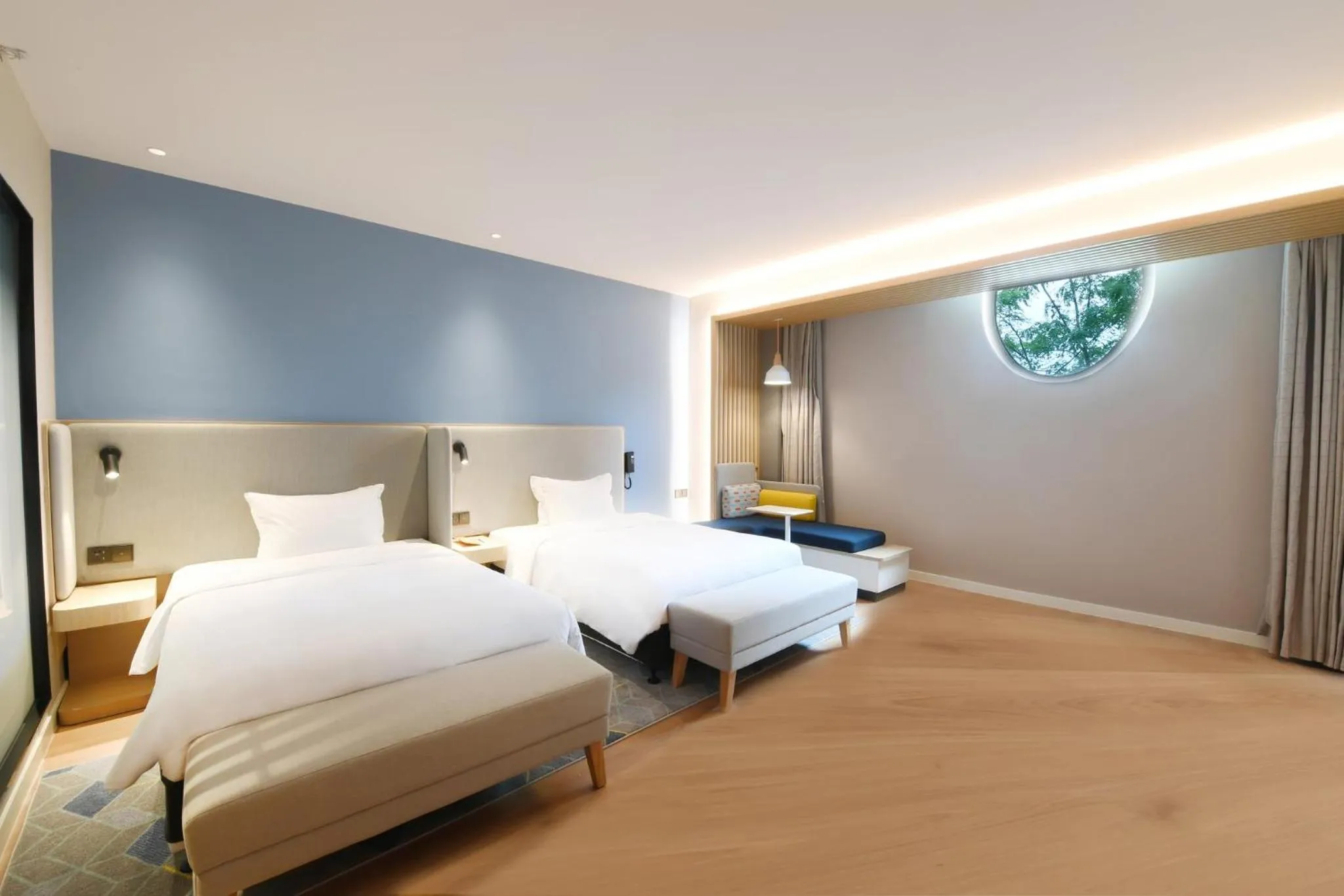Photo of the whole room, Bed in Holiday Inn Express Tianjin Binhai by IHG
