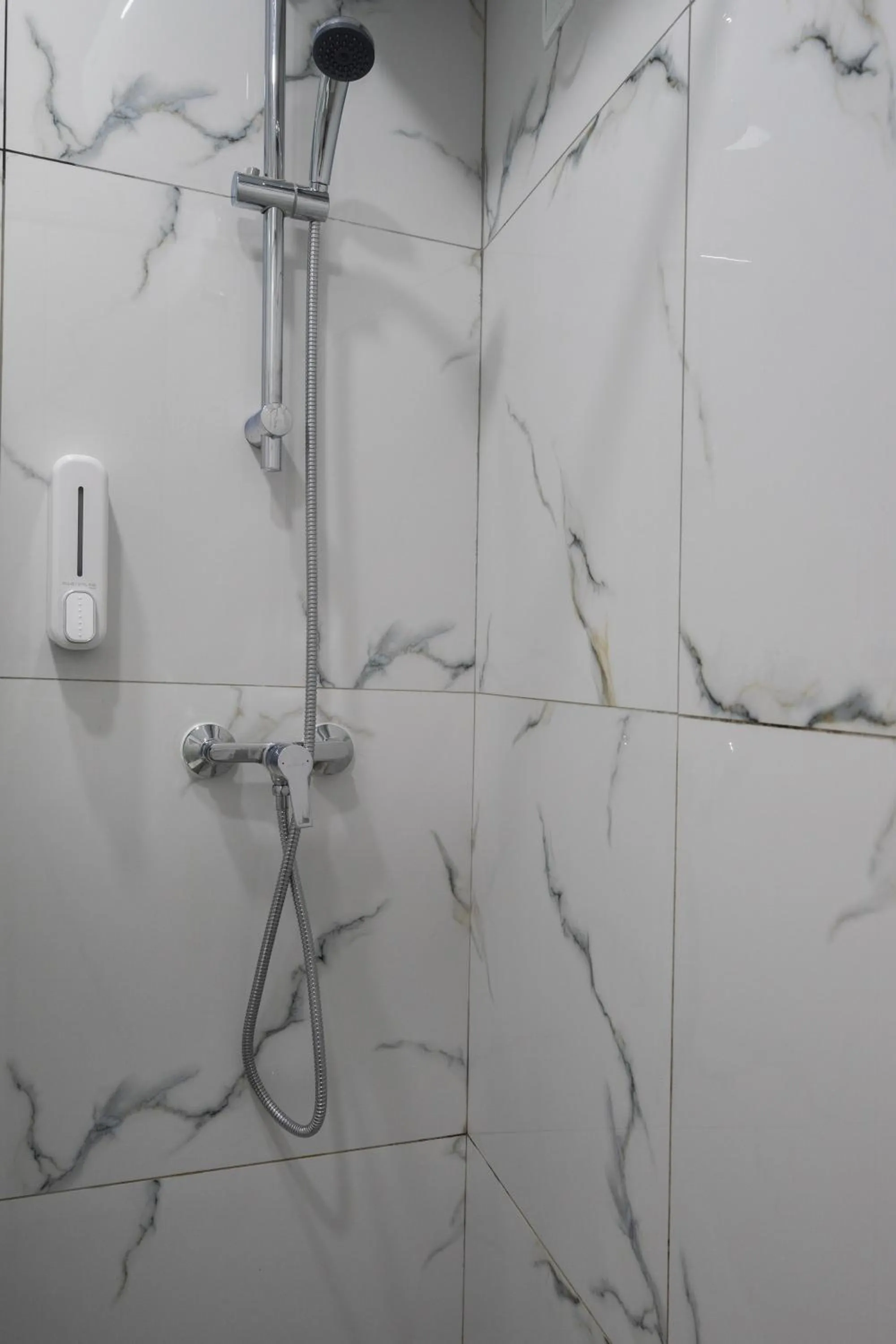 Shower in Marina Studios