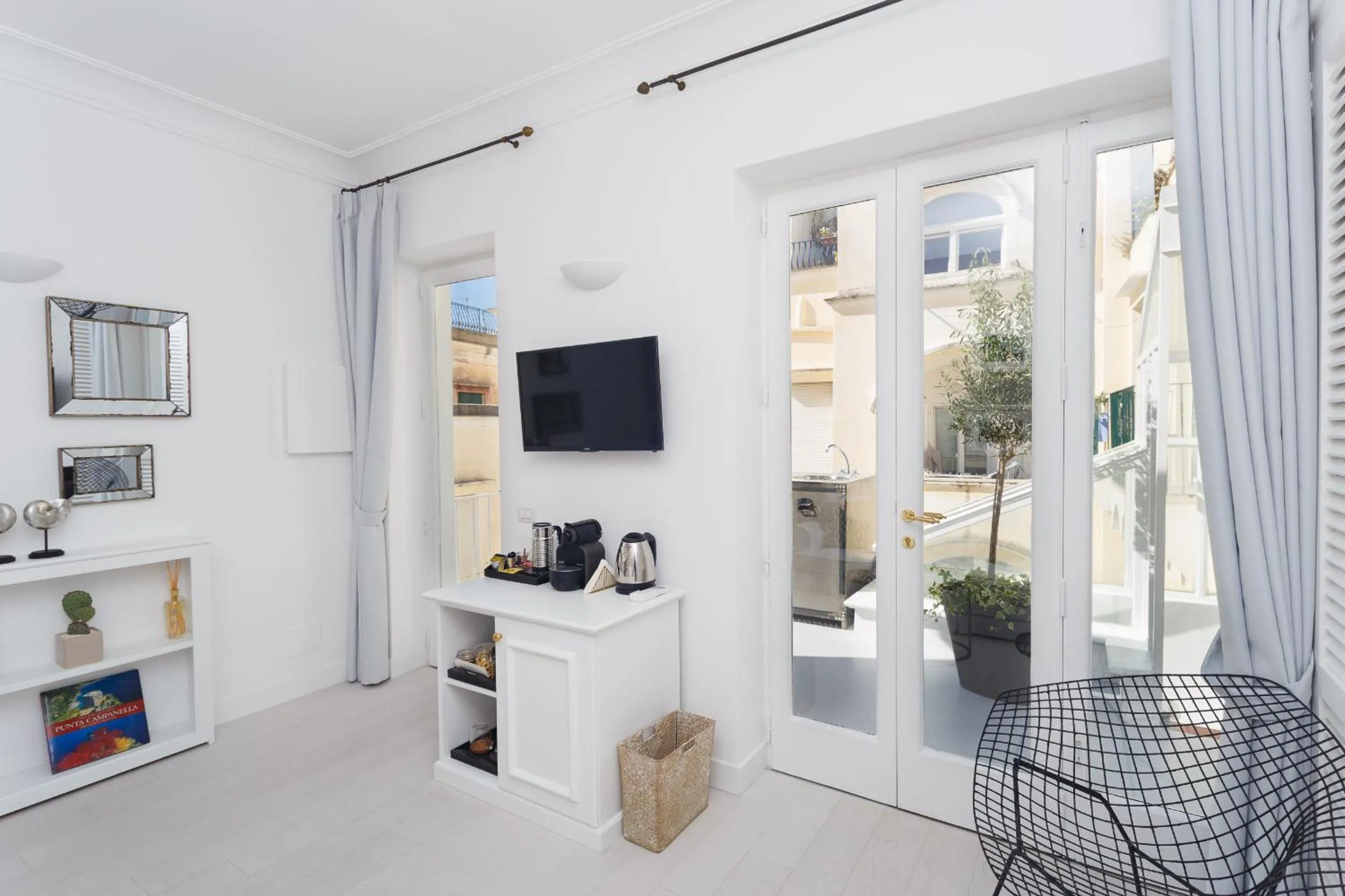 Coffee/tea facilities in Casa Di Capri