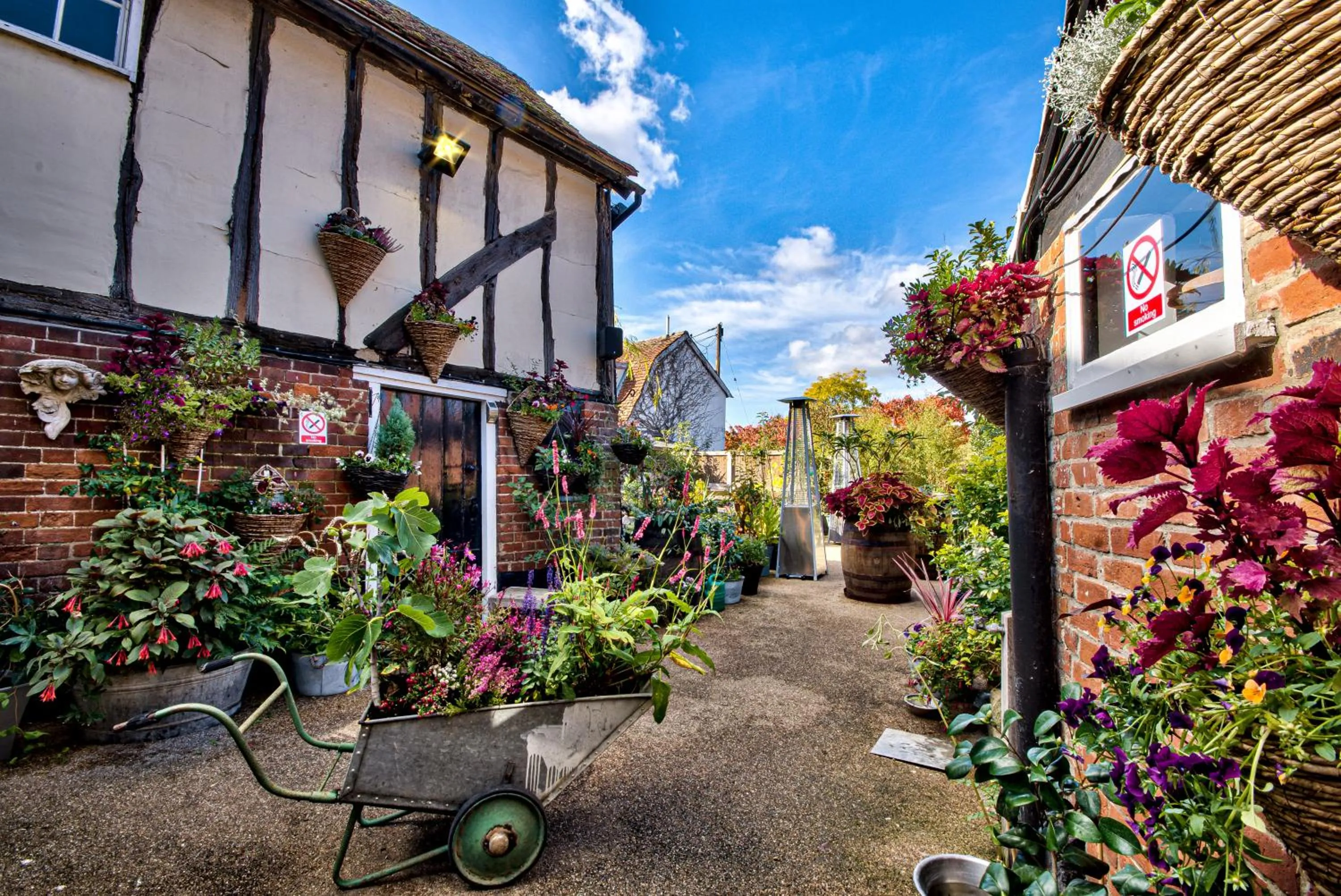 Garden in The Woolpack Inn
