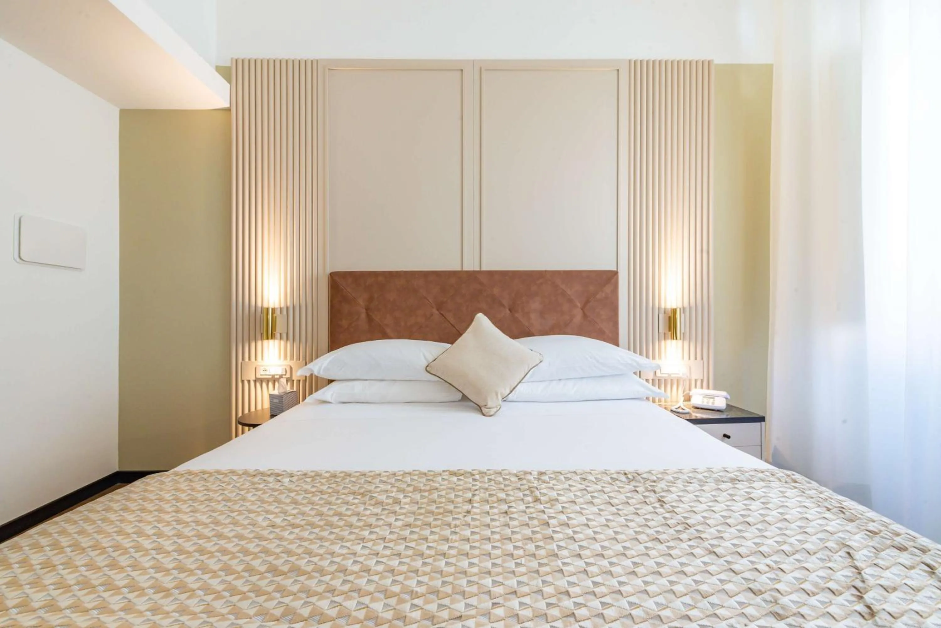 Photo of the whole room, Bed in Best Western Hotel Artdeco