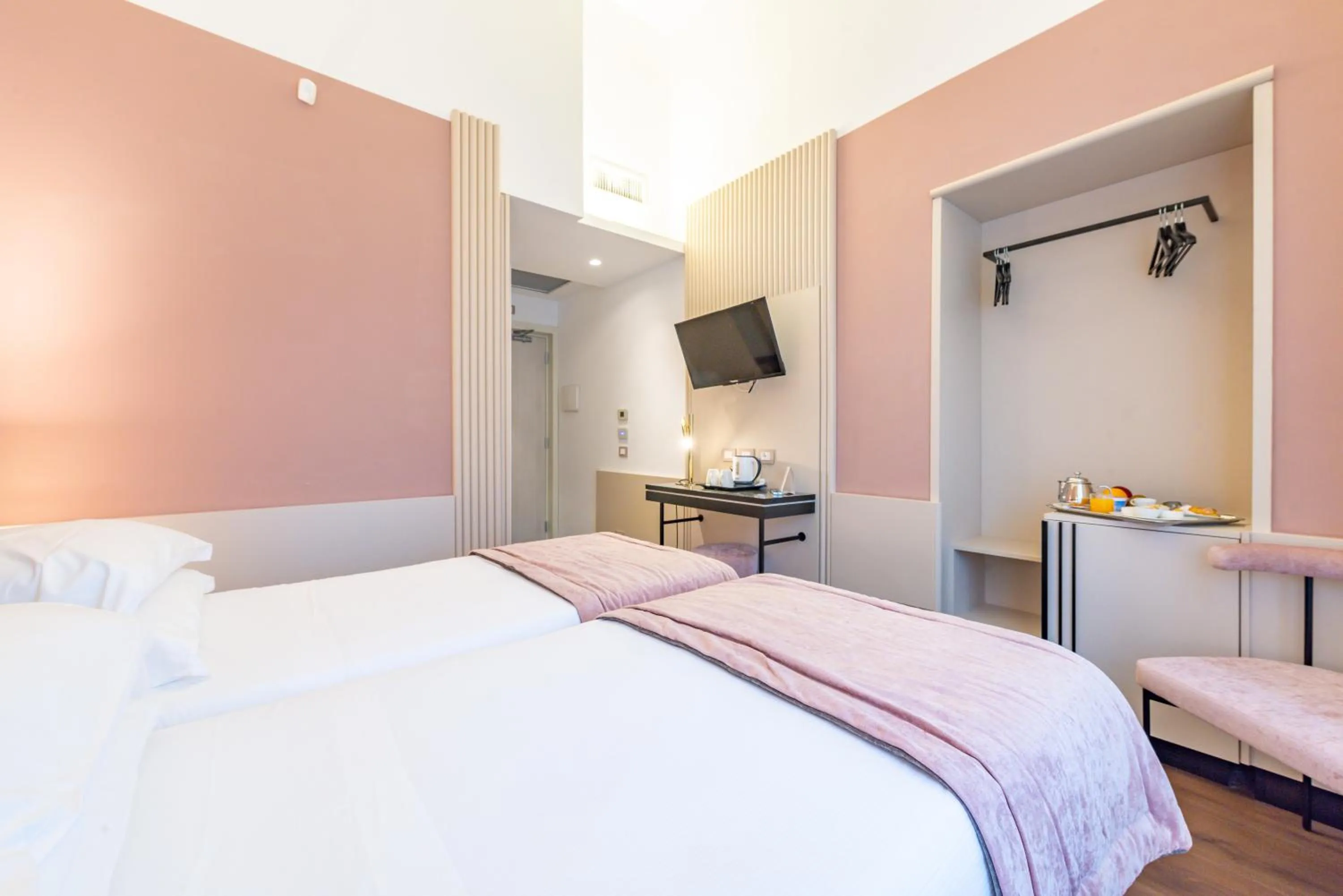 Photo of the whole room, Bed in Best Western Hotel Artdeco