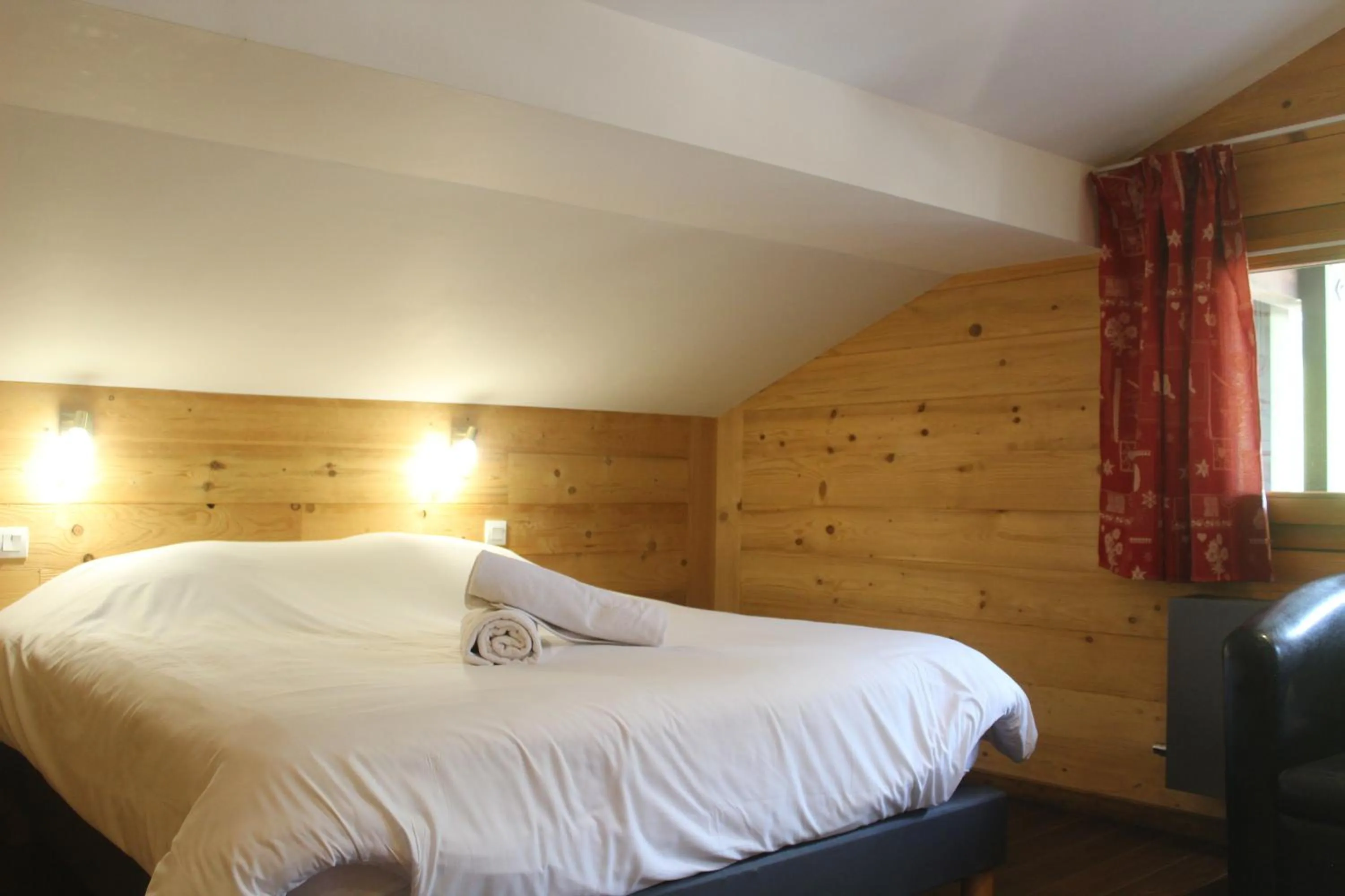 Photo of the whole room, Bed in Le Schuss