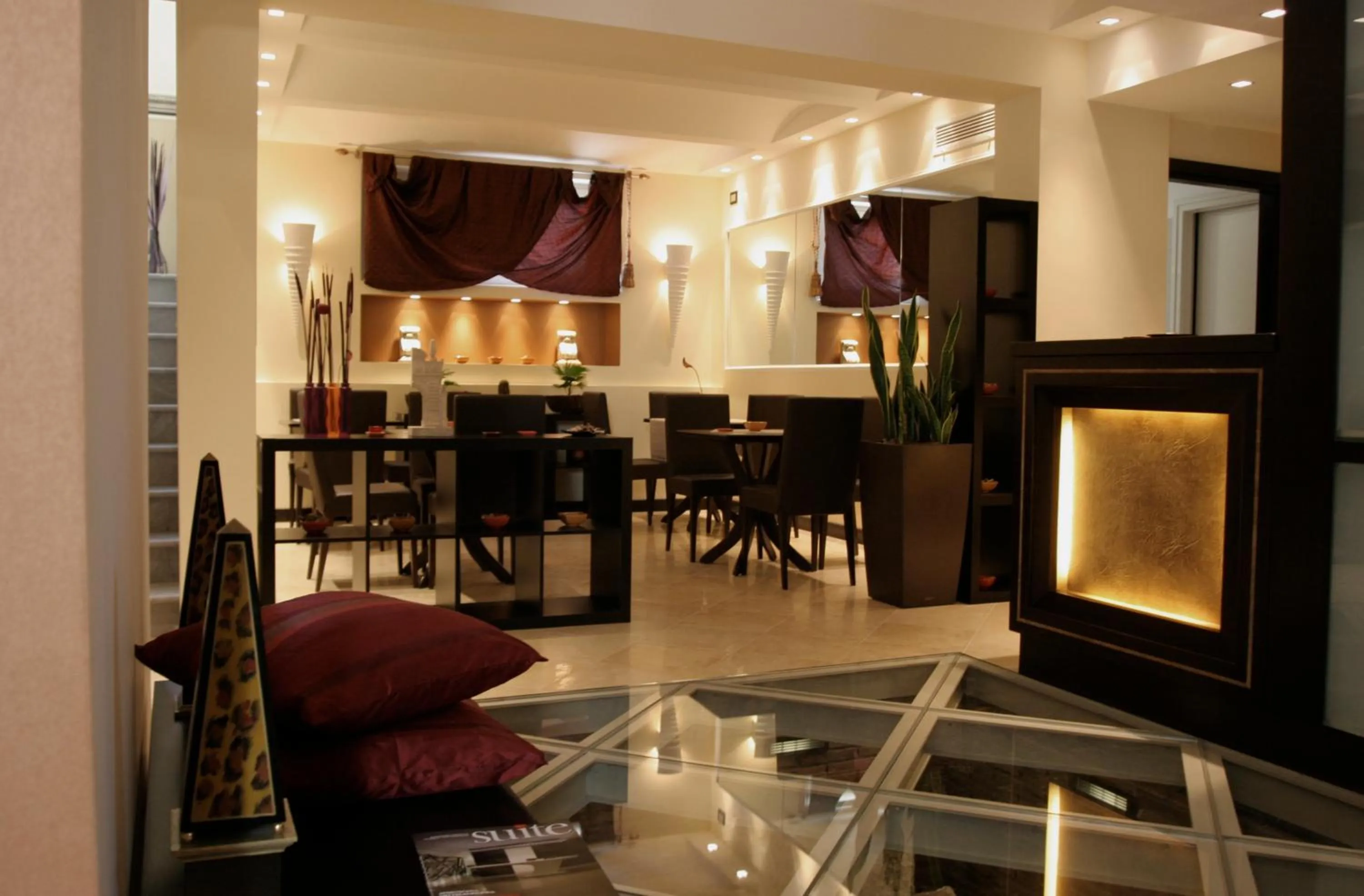 Communal lounge/ TV room in Hotel Latinum