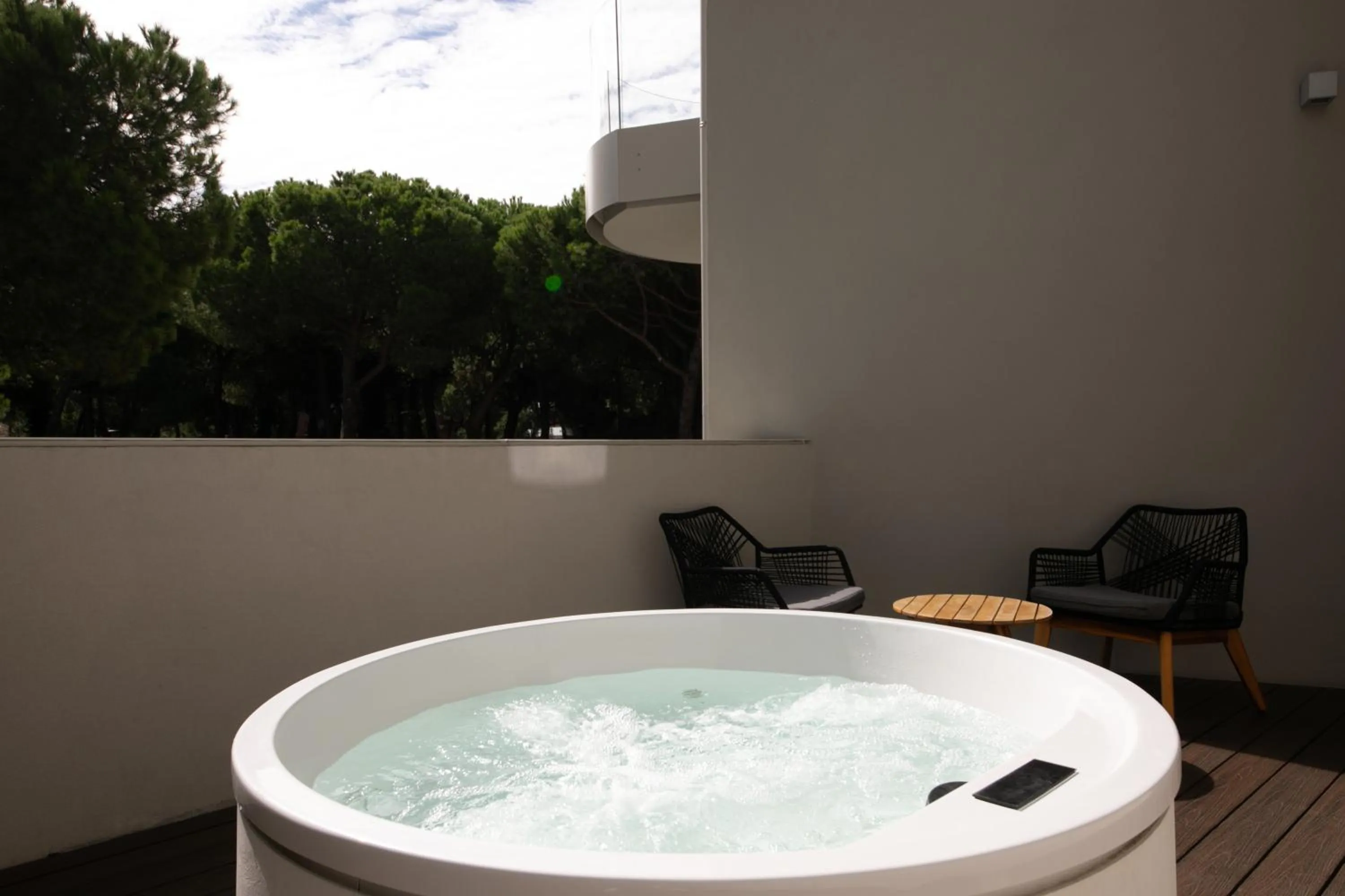 Hot Tub in Mima Aparthotel Boutique & Spa
