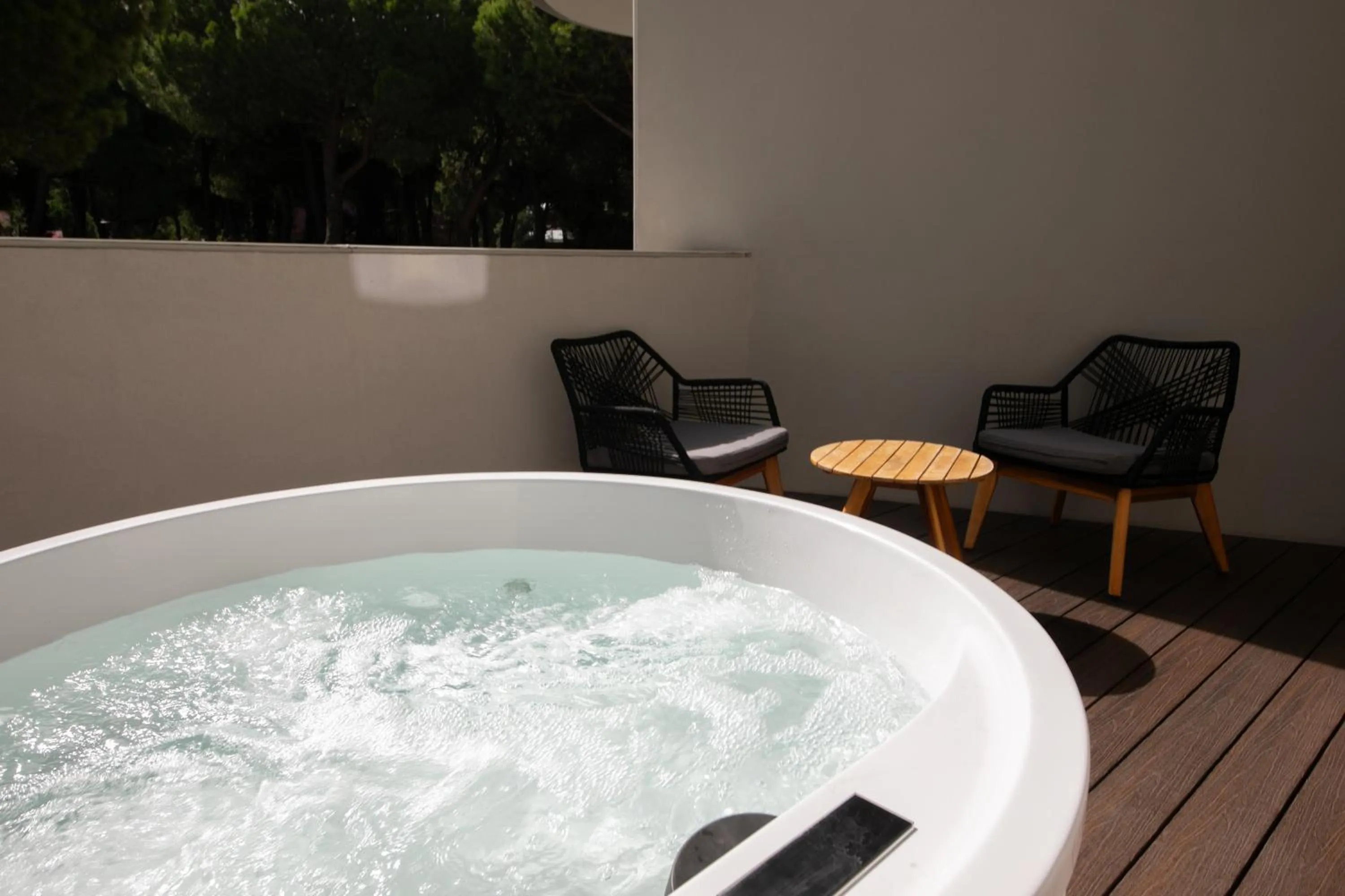 Hot Tub in Mima Aparthotel Boutique & Spa