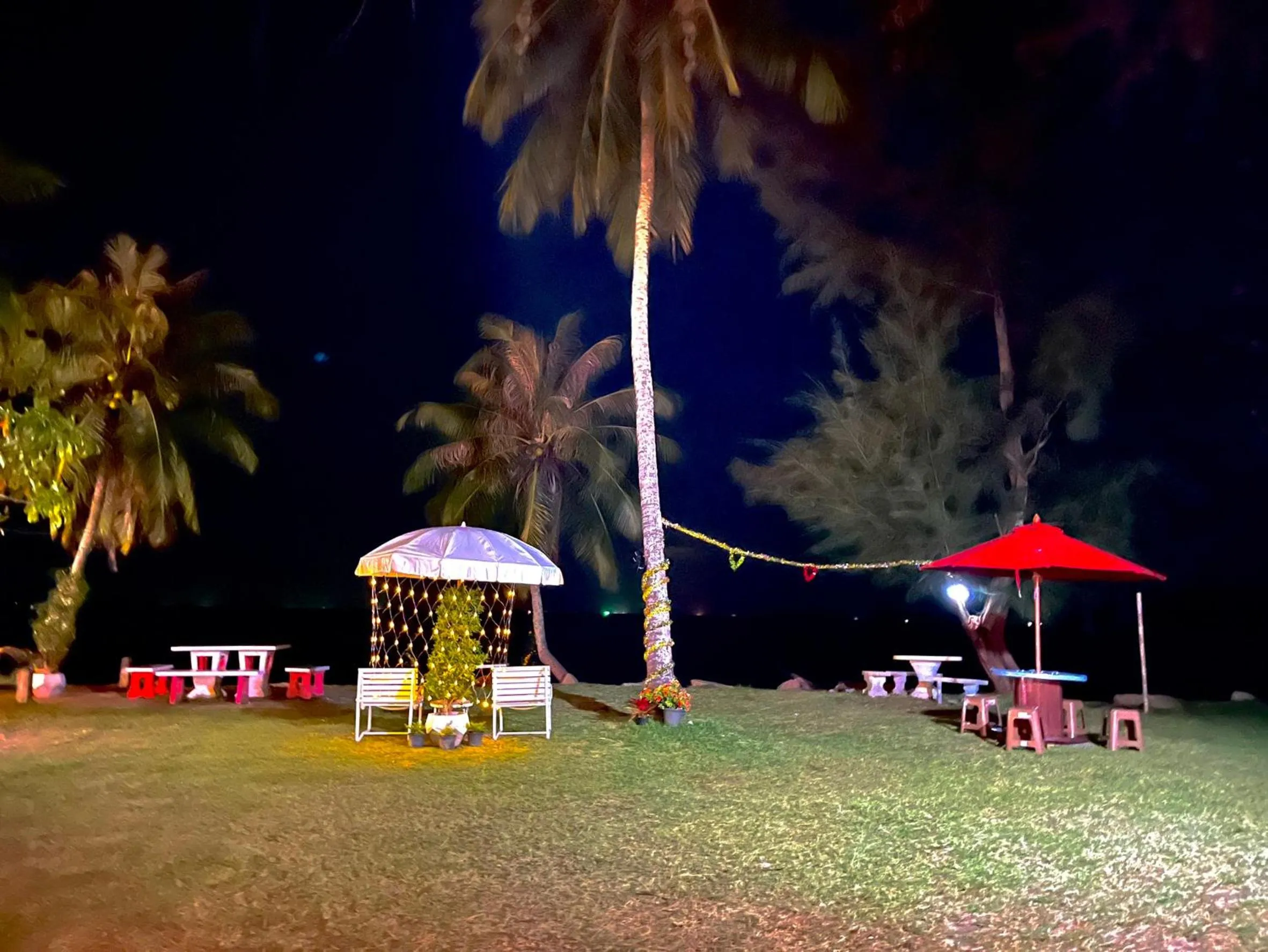 Night in Ava Beach Pakbara