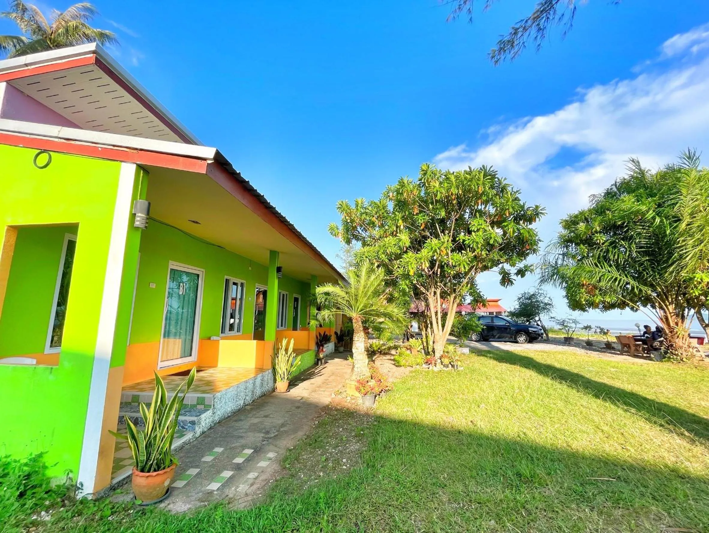 Property building in Ava Beach Pakbara