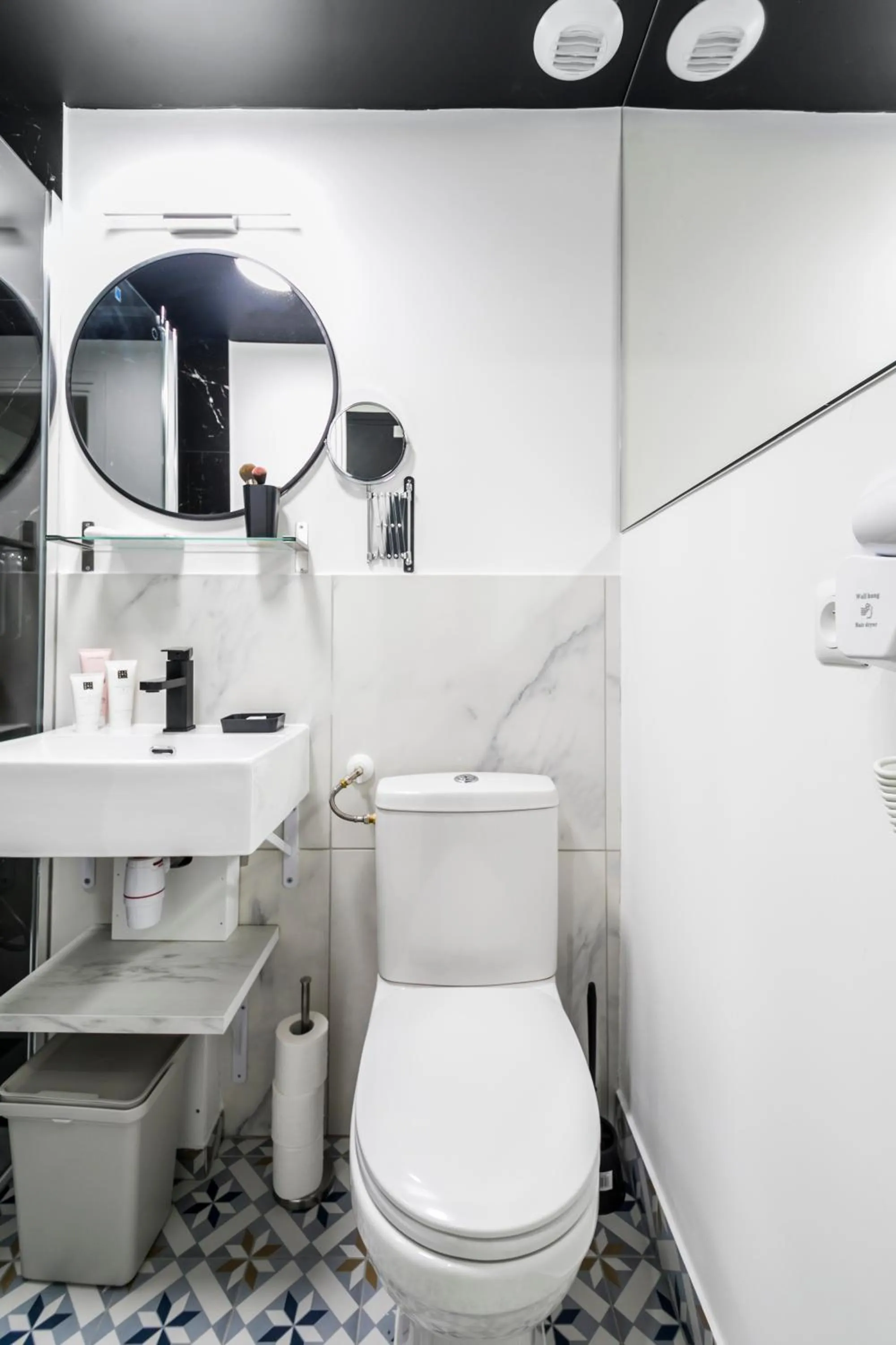 Toilet in WS Opéra - Laffitte