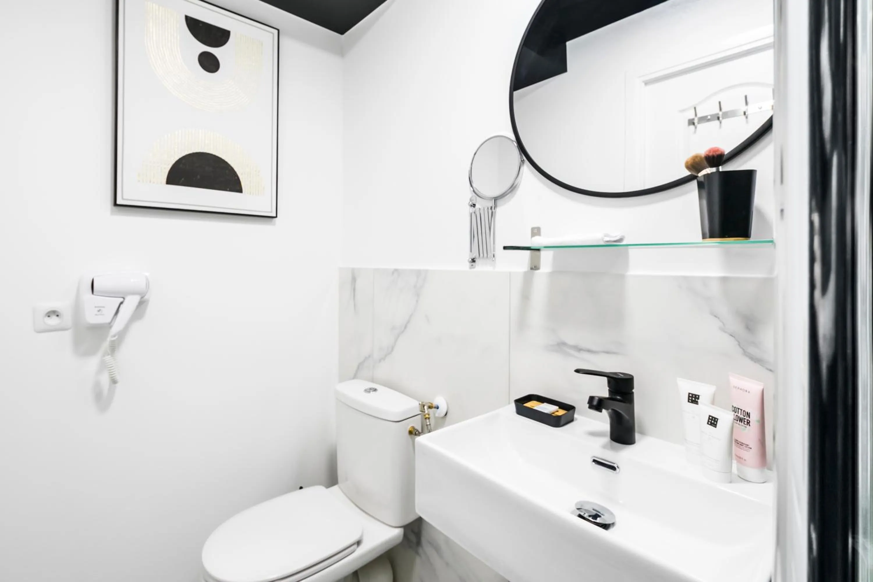 Toilet in WS Opéra - Laffitte