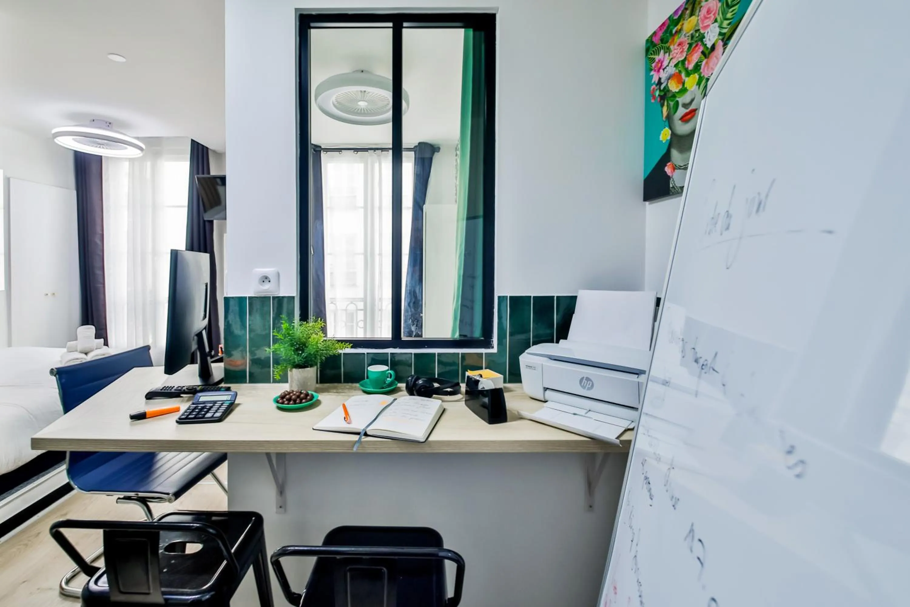 Seating area in WS Opéra - Laffitte