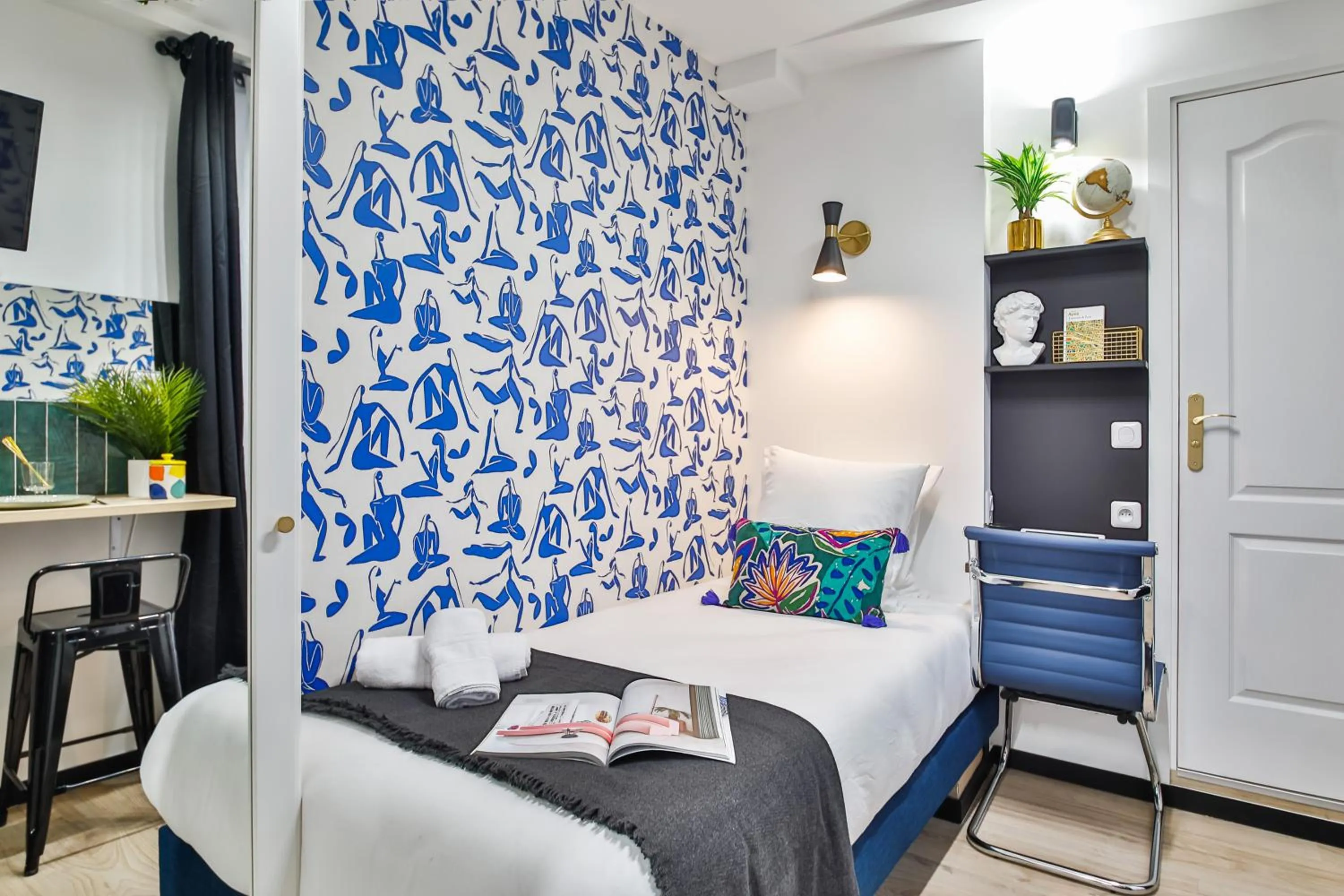 Living room, Bed in WS Opéra - Laffitte