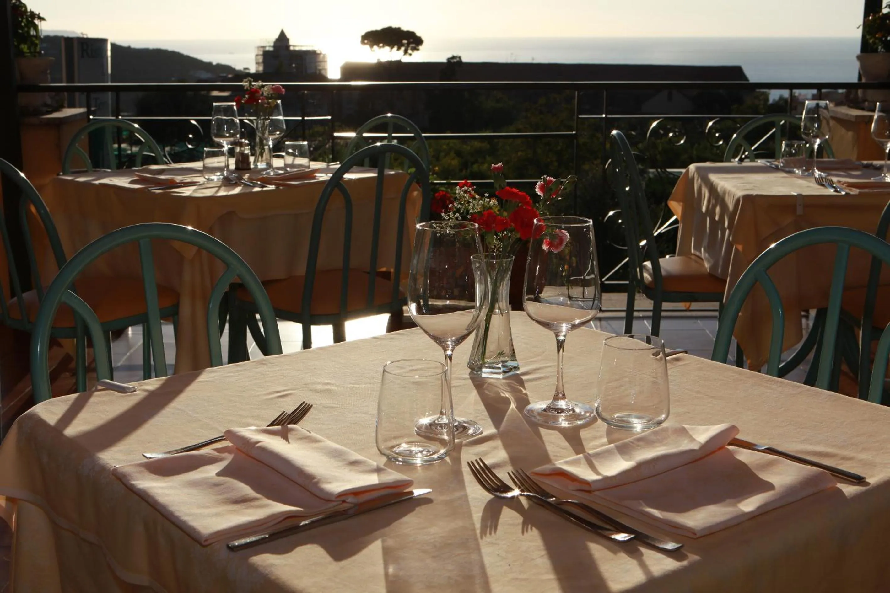 Restaurant/places to eat in Hotel La Primavera