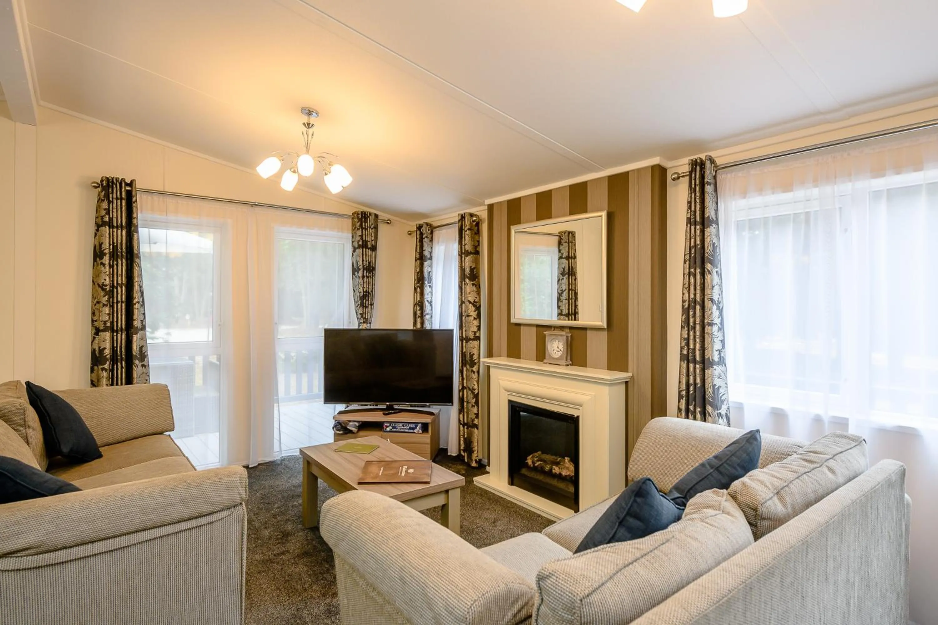 TV and multimedia in Woolverstone Marina and Lodge Park