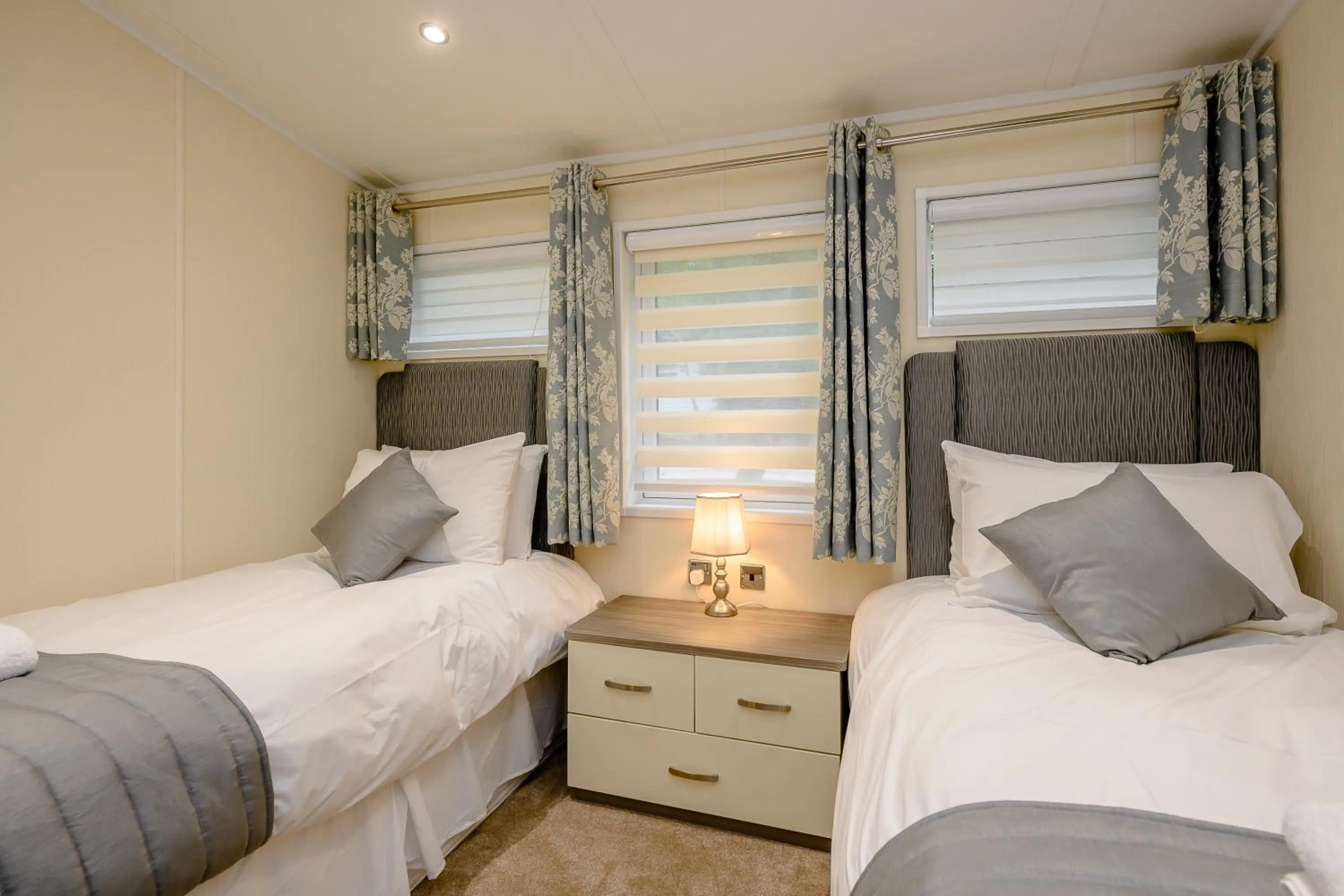 Bedroom, Bed in Woolverstone Marina and Lodge Park