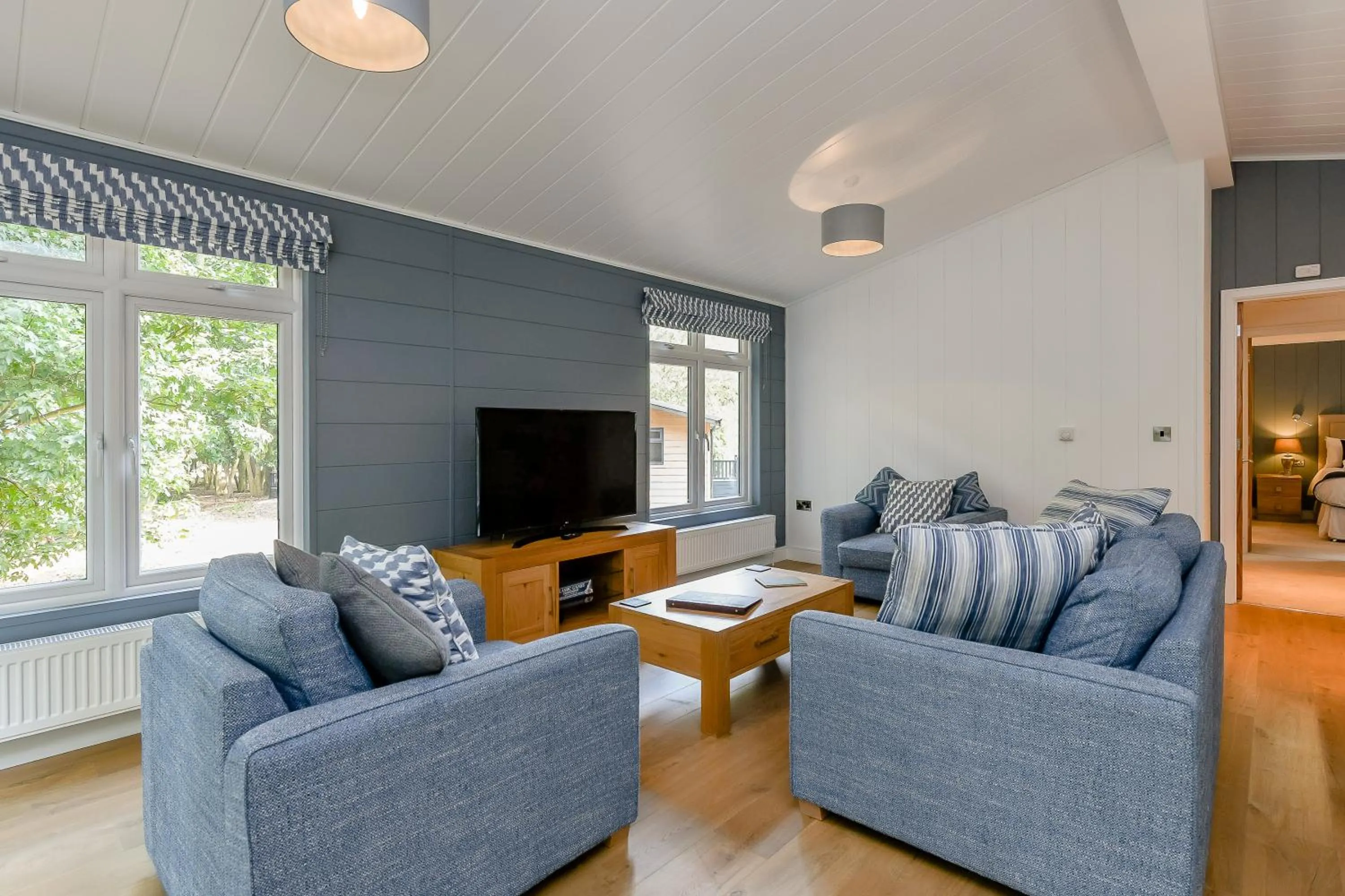 TV and multimedia in Woolverstone Marina and Lodge Park