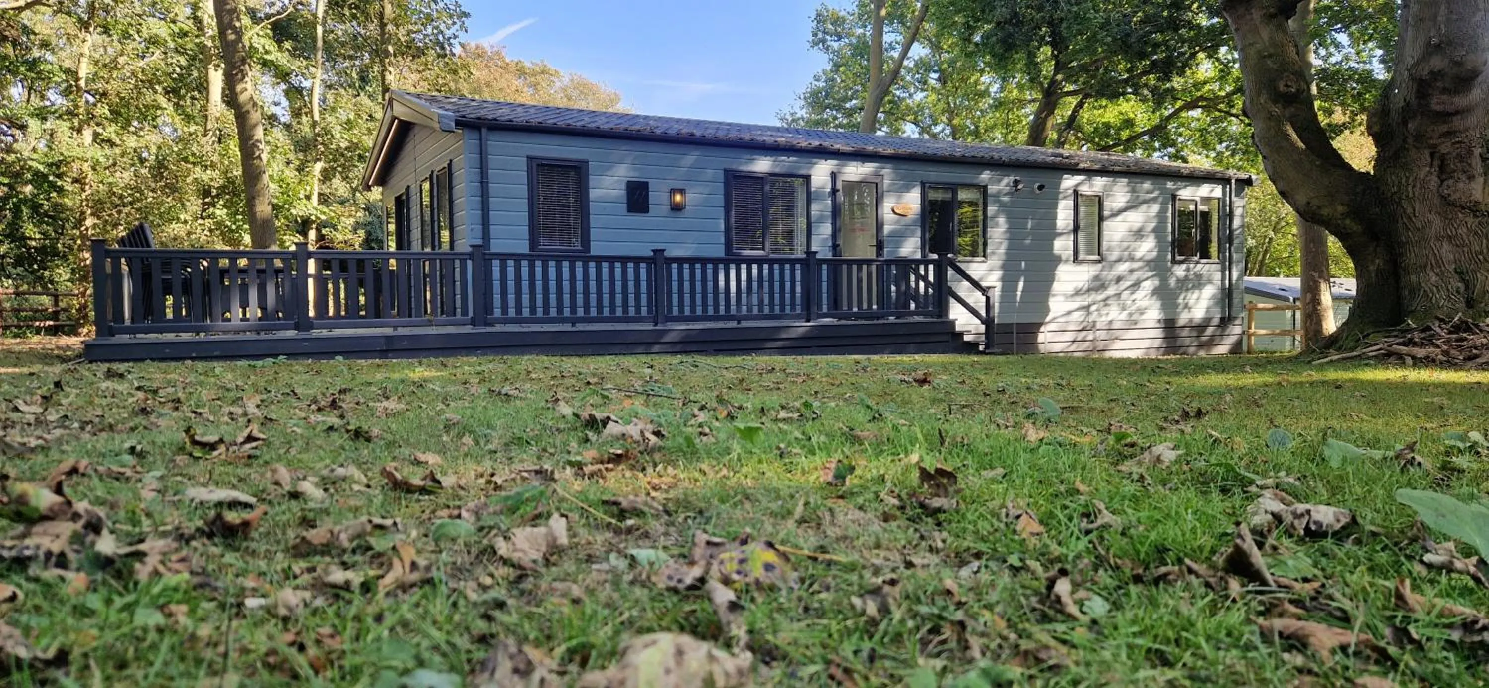 Property building in Woolverstone Marina and Lodge Park