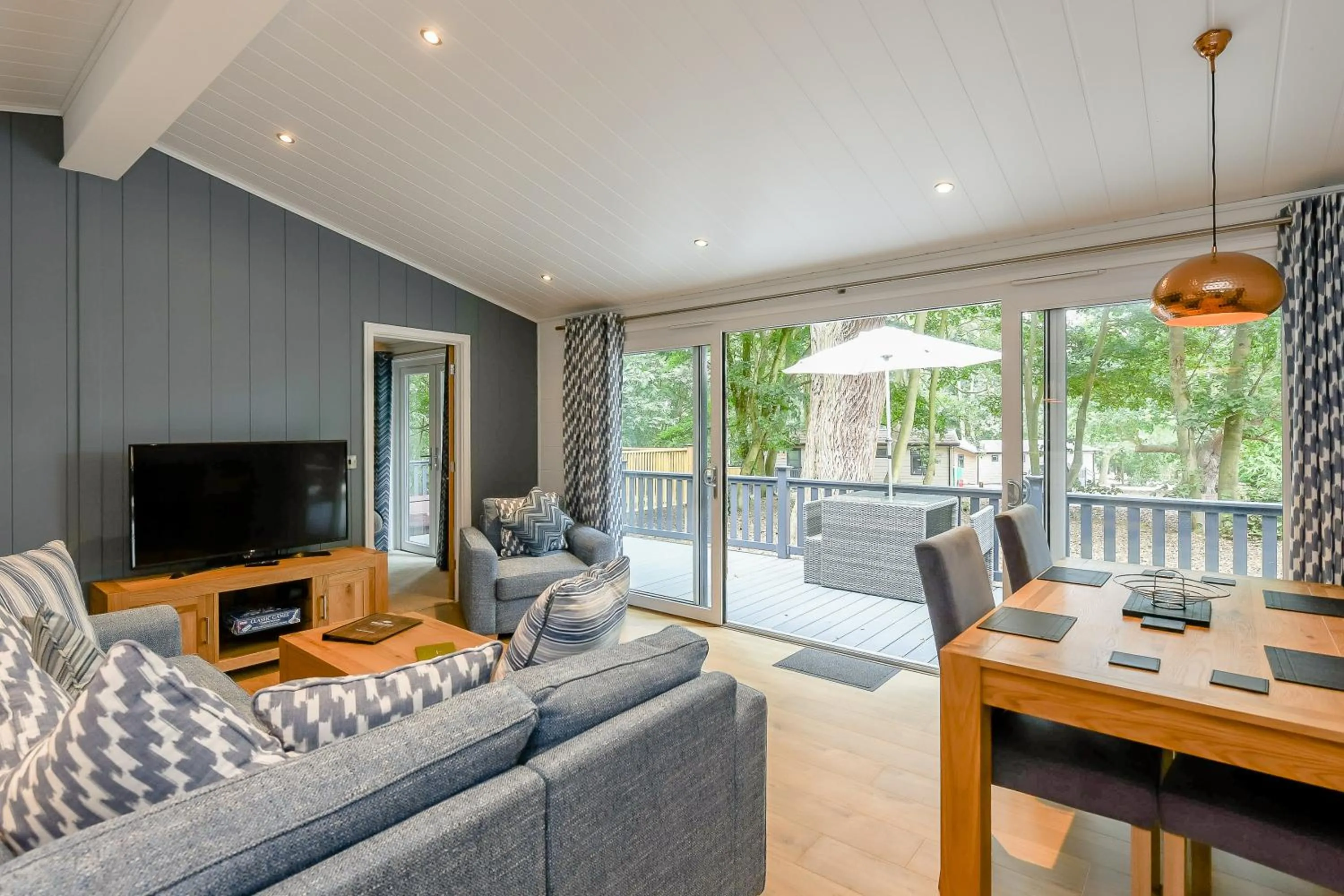 TV and multimedia in Woolverstone Marina and Lodge Park