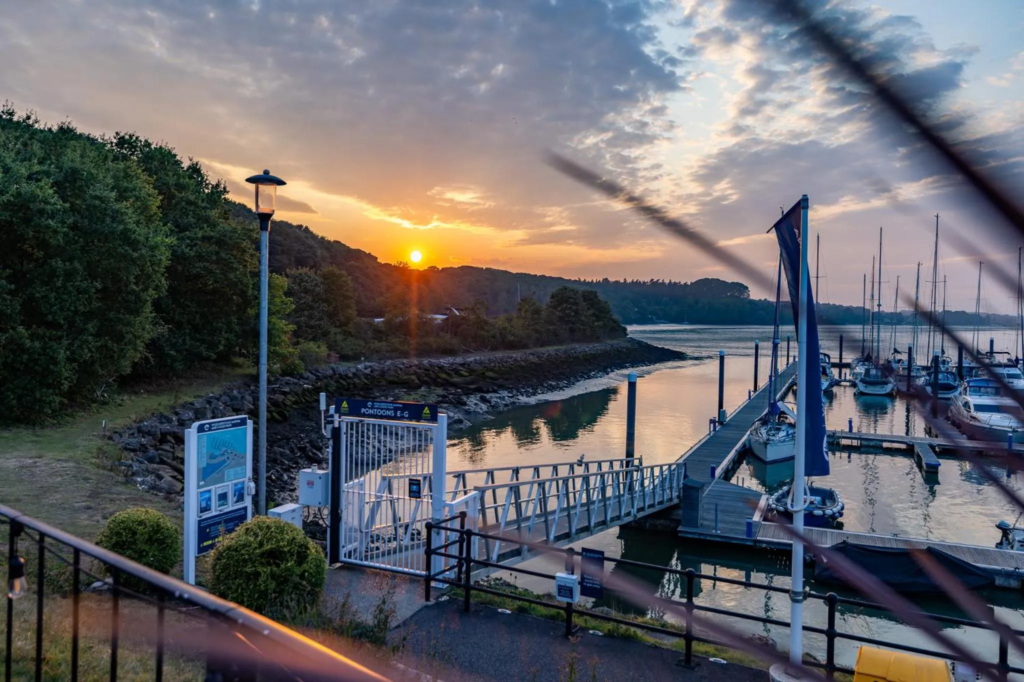 Restaurant/places to eat in Woolverstone Marina and Lodge Park