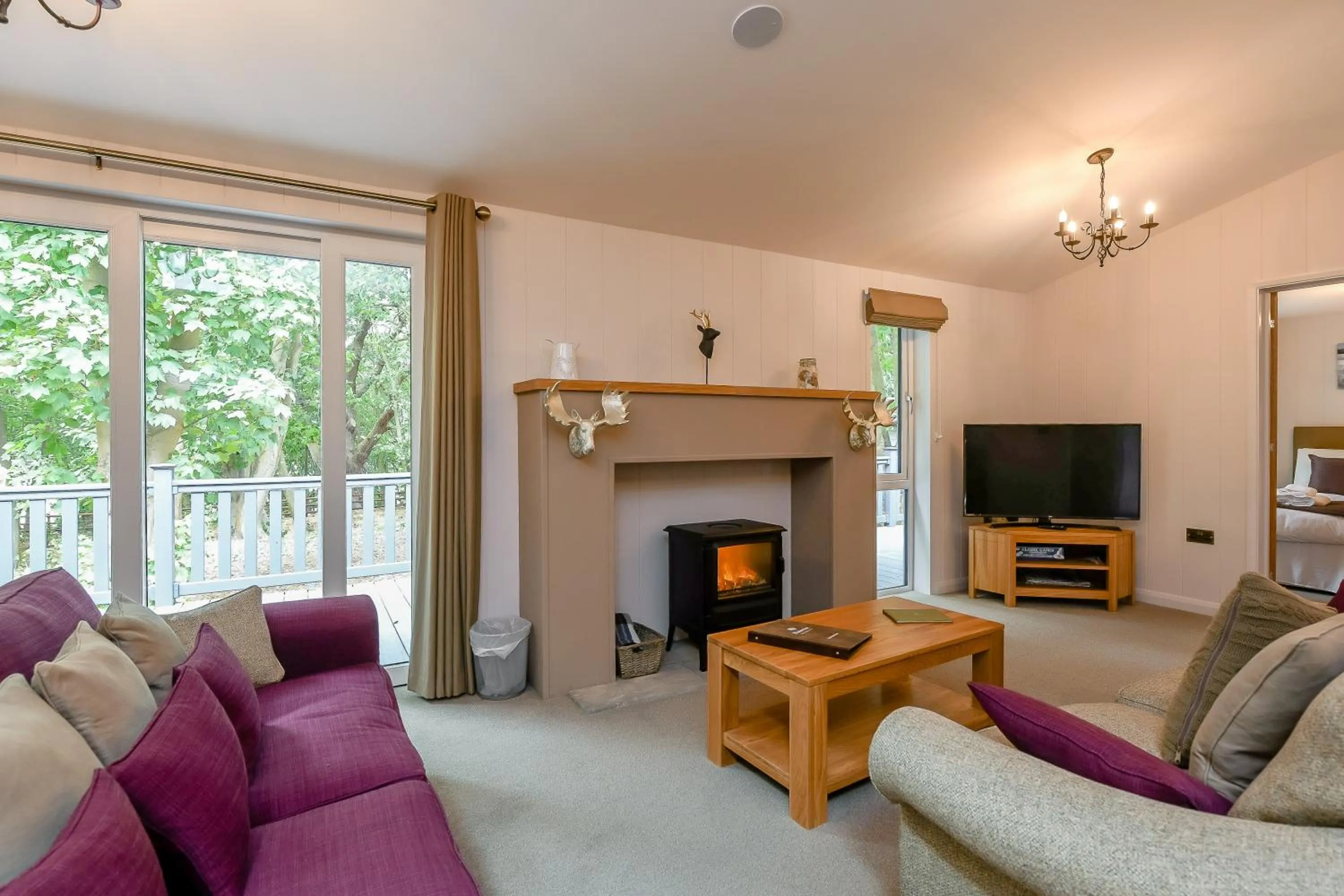 TV and multimedia in Woolverstone Marina and Lodge Park