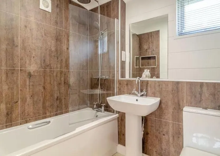 Shower in Woolverstone Marina and Lodge Park