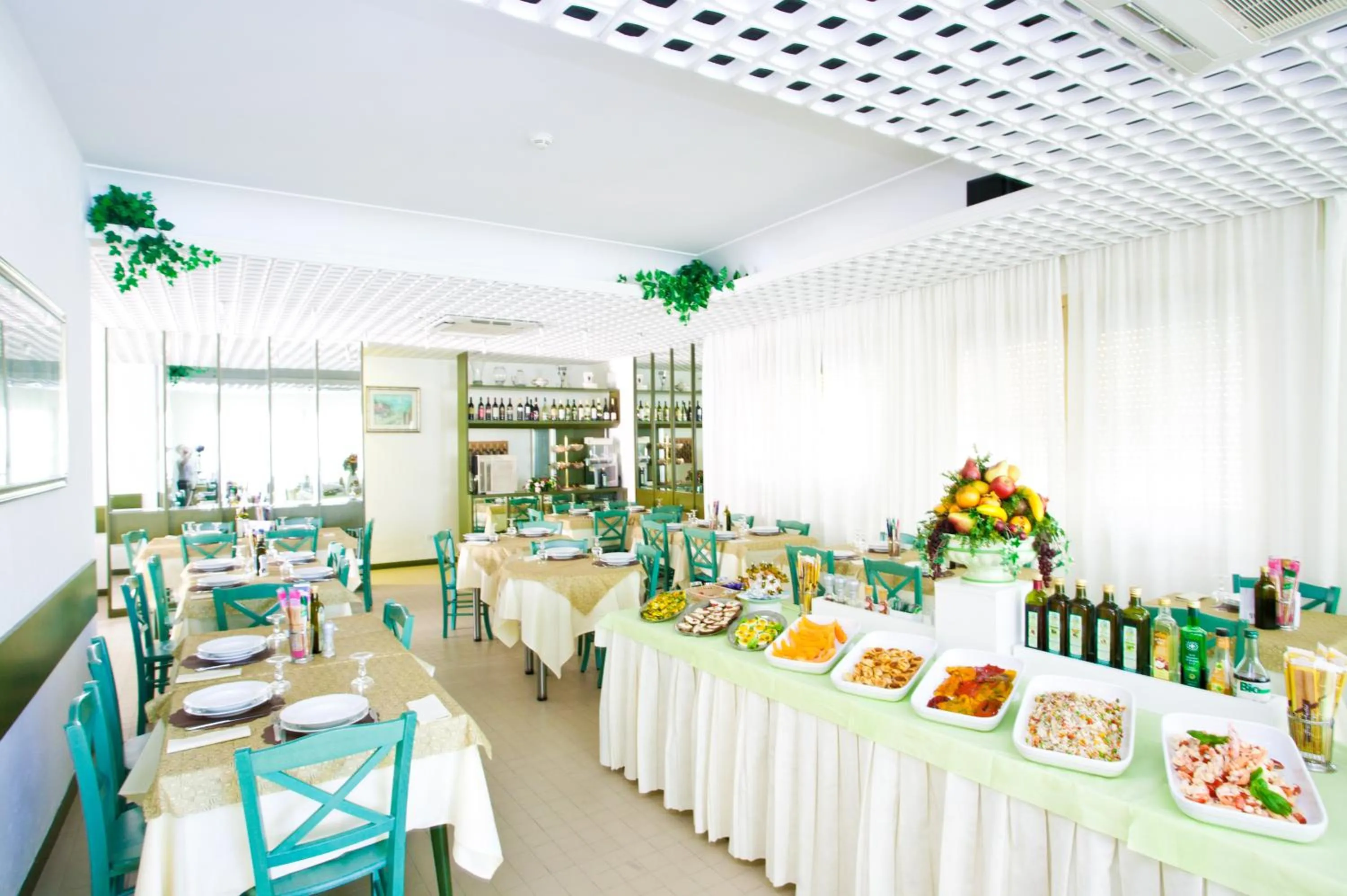 Restaurant/places to eat in Hotel Granada