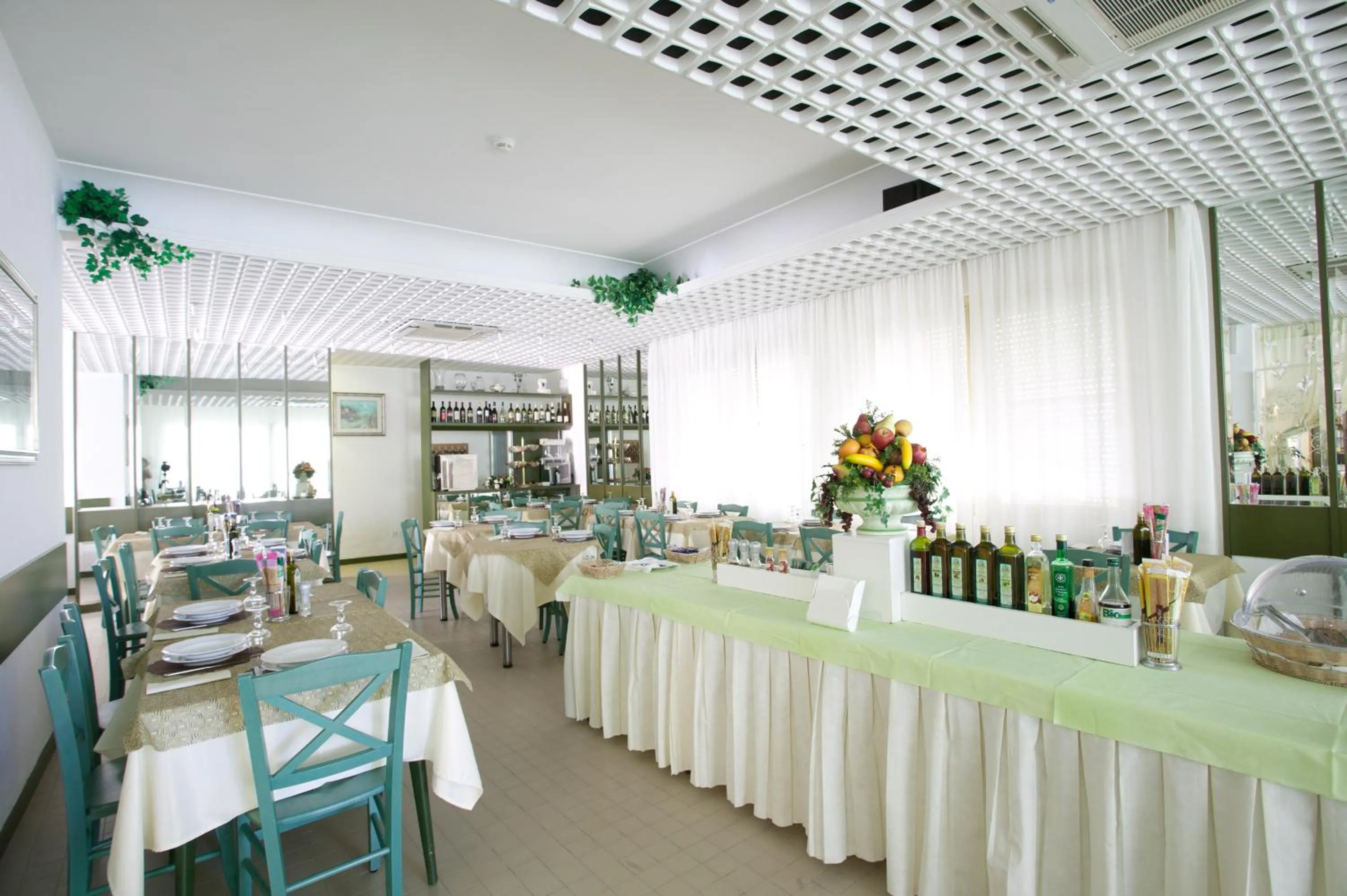 Restaurant/places to eat in Hotel Granada