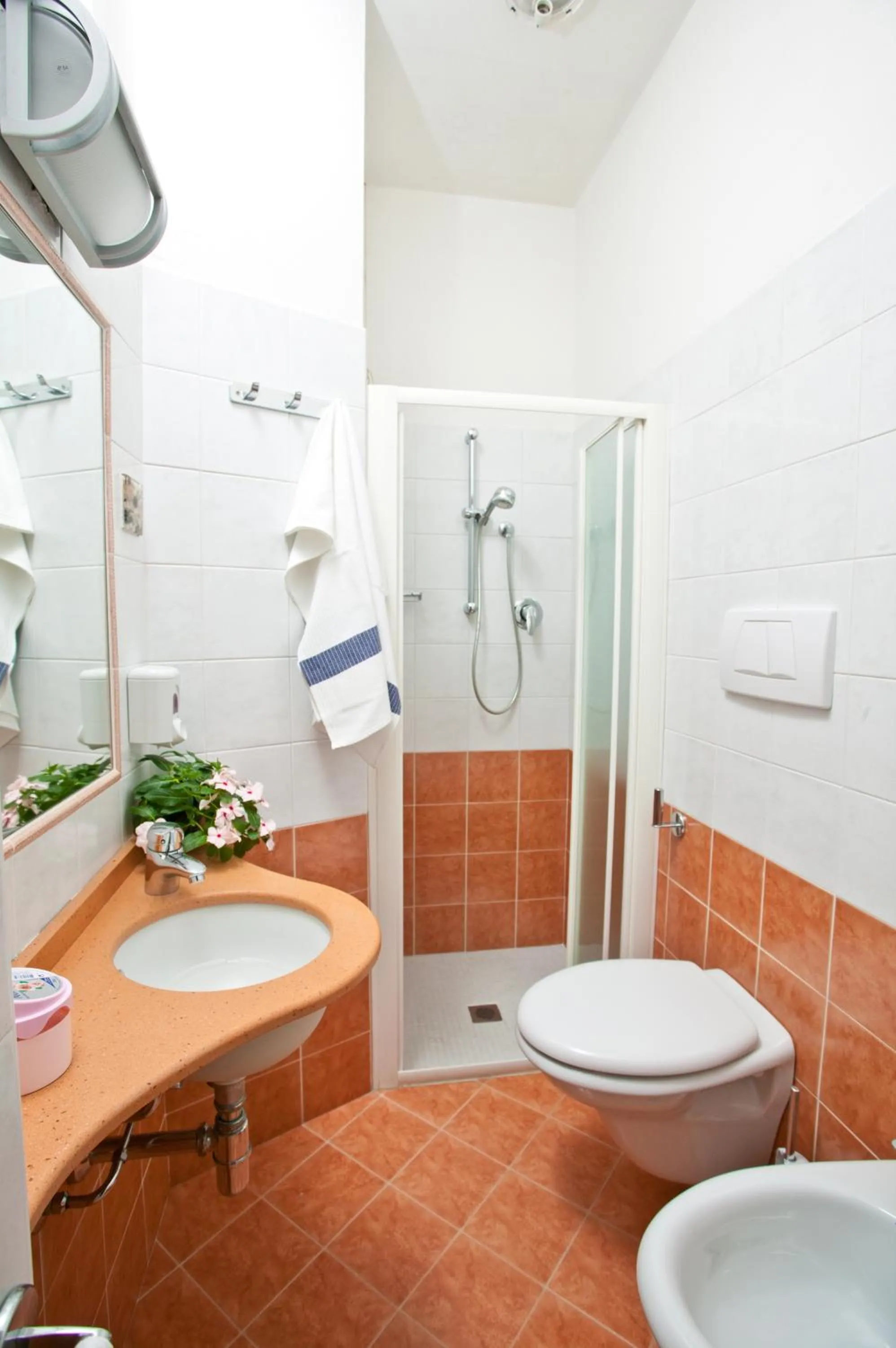 Bathroom in Hotel Granada