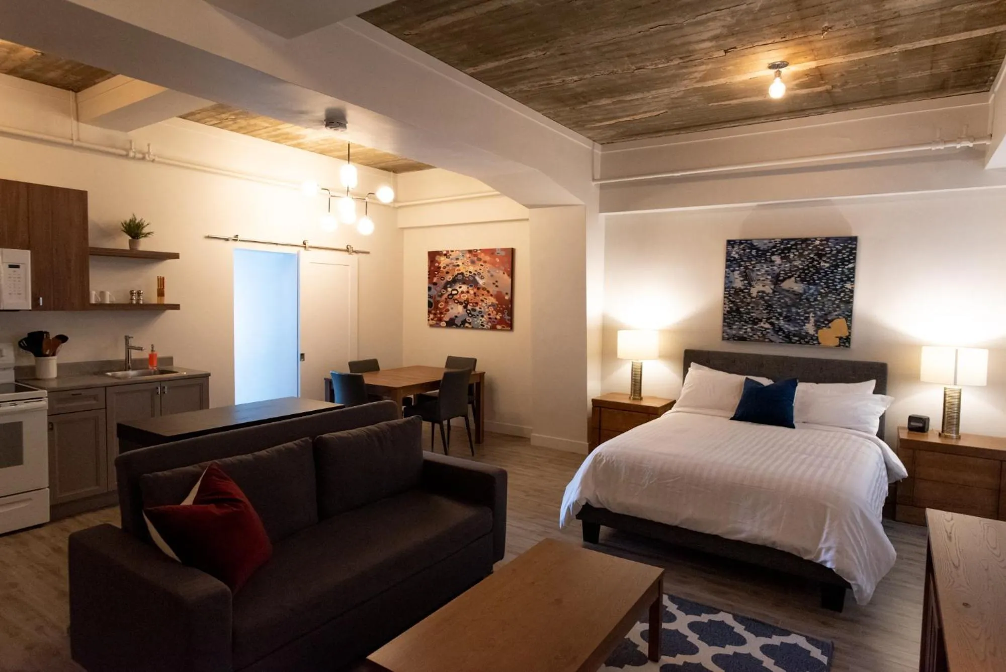 Photo of the whole room, Bed in Le Central