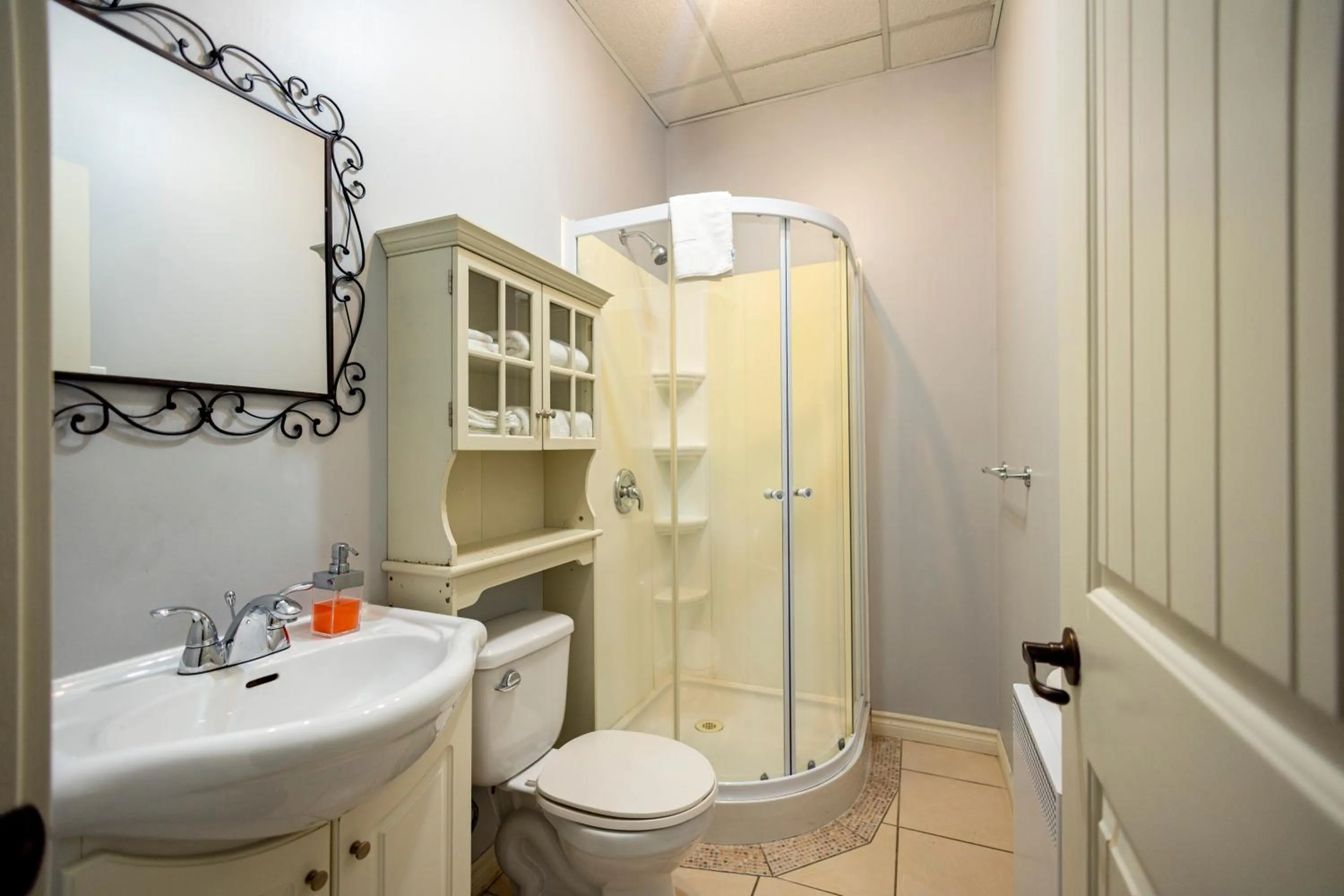 Photo of the whole room in Le Citadin