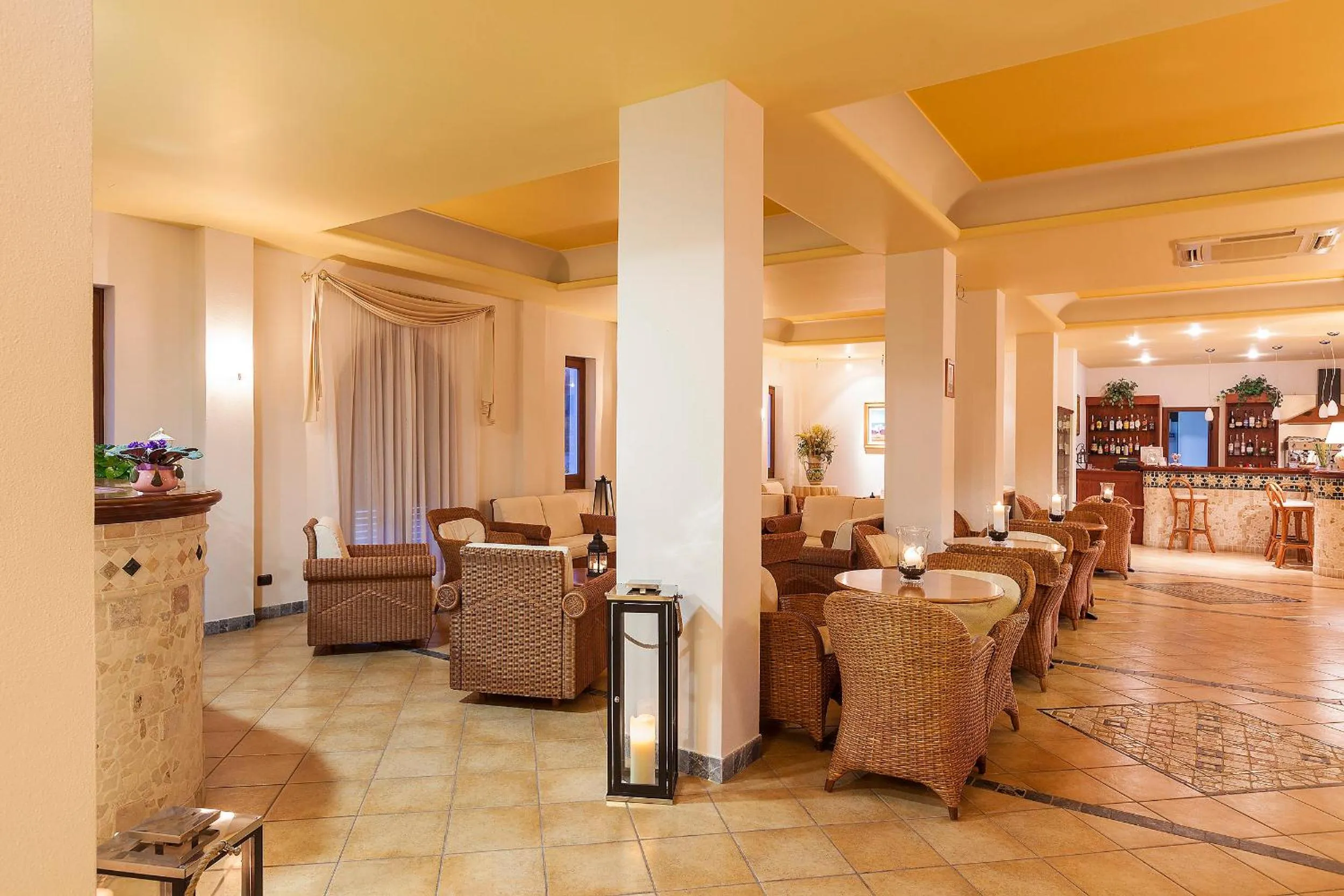 Lounge or bar in Hotel Orsa Maggiore