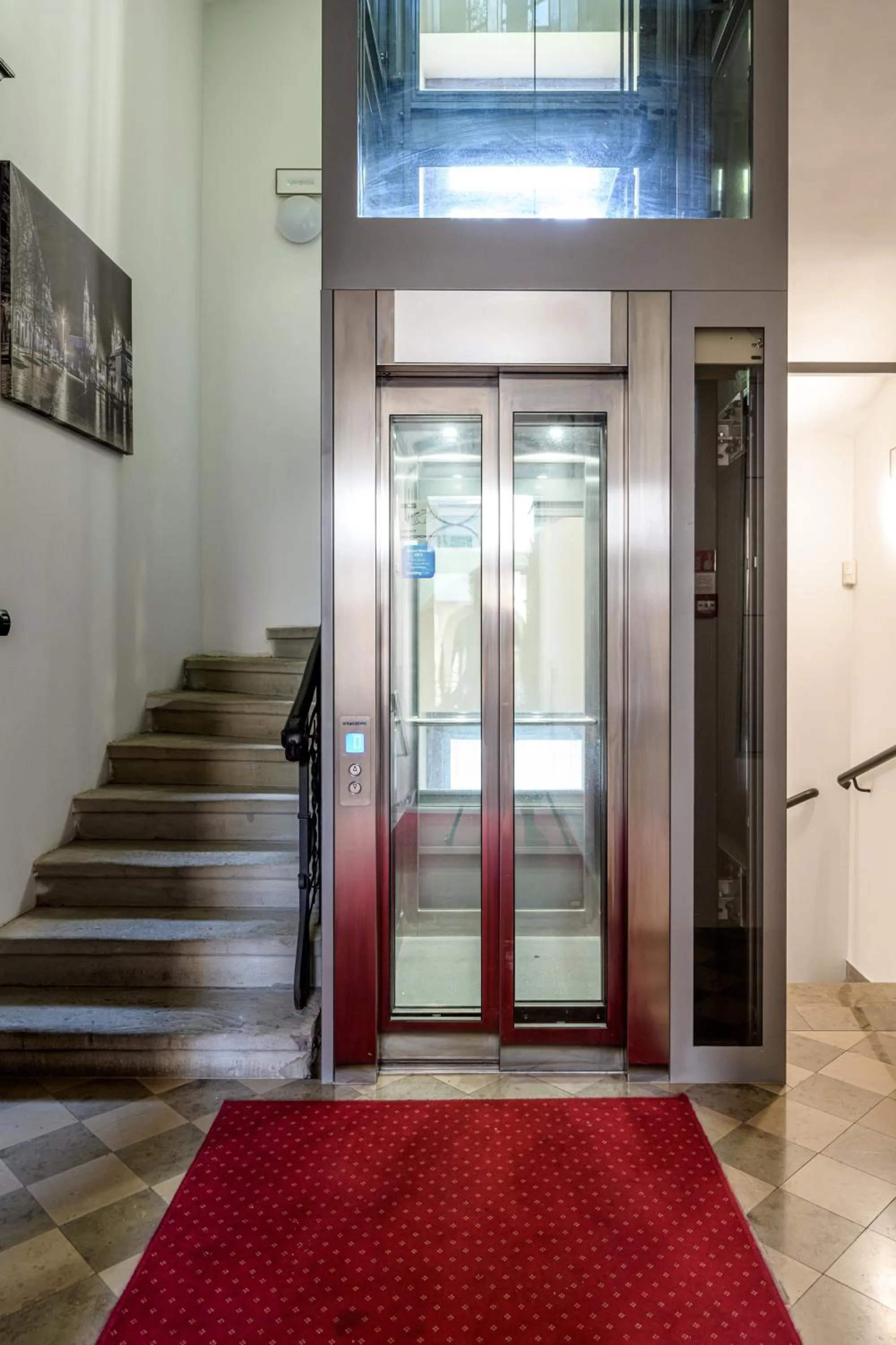 Property building in ON/SET APARTHOTEL