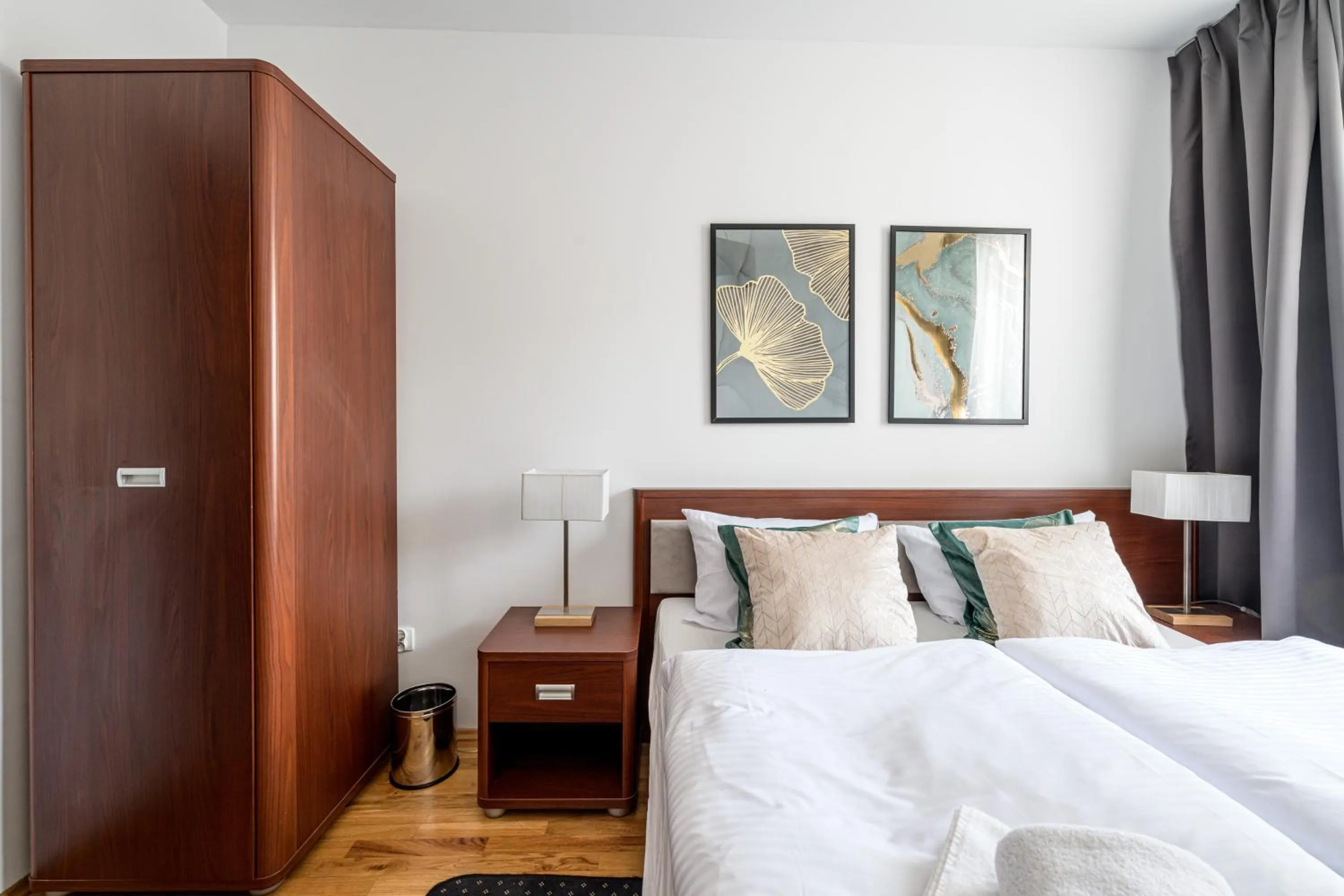 Bed in ON/SET APARTHOTEL