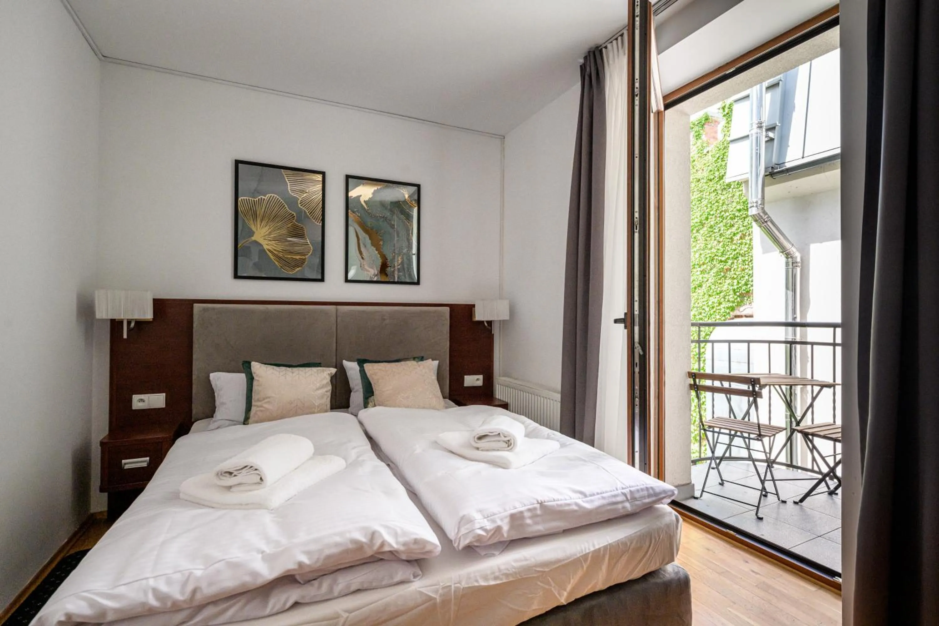 Bed in ON/SET APARTHOTEL