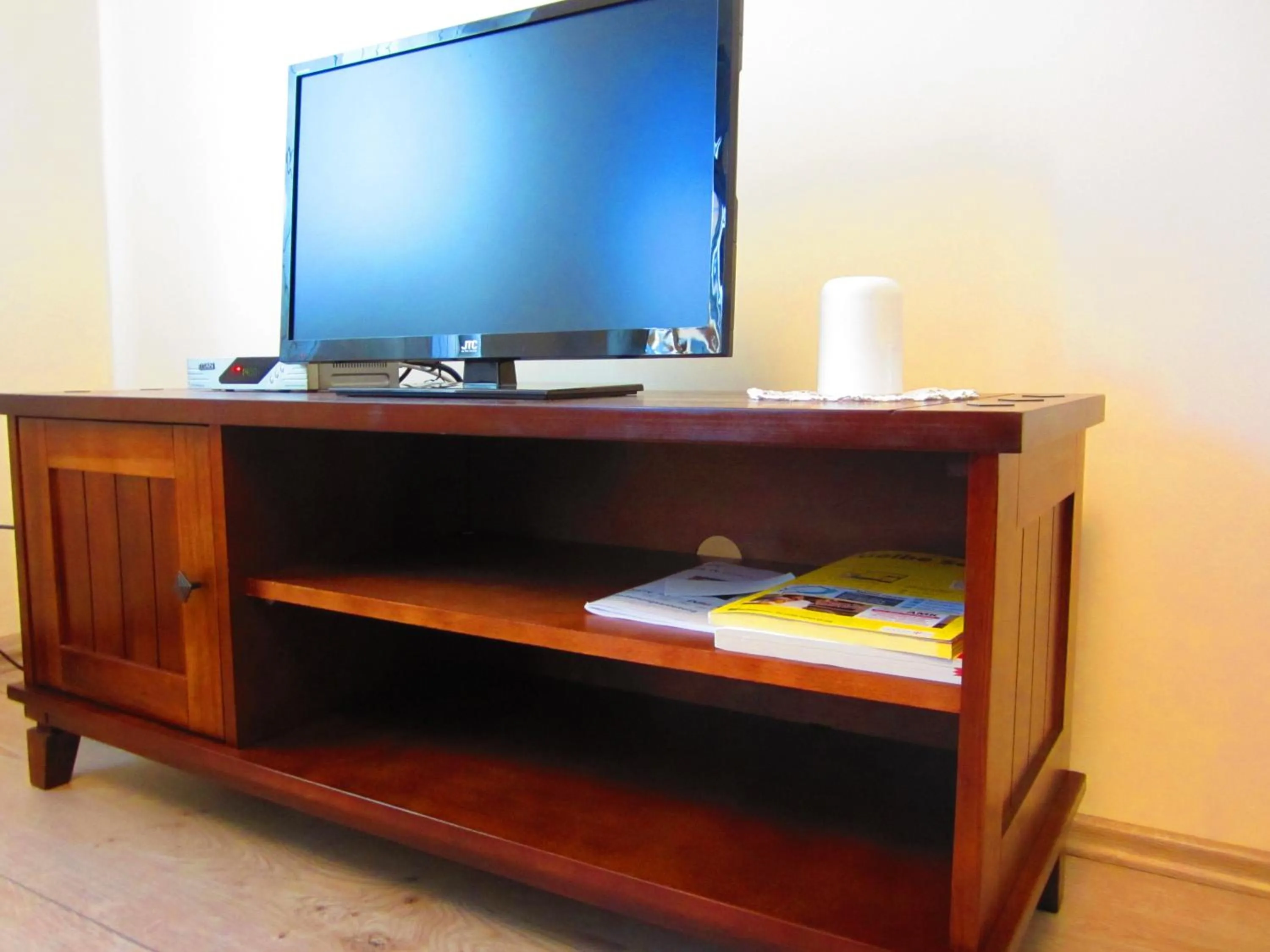 TV and multimedia in Hansis Lodge