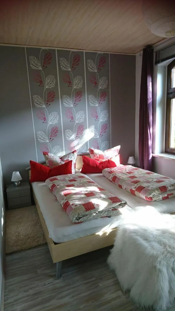 Photo of the whole room, Bed in Hansis Lodge