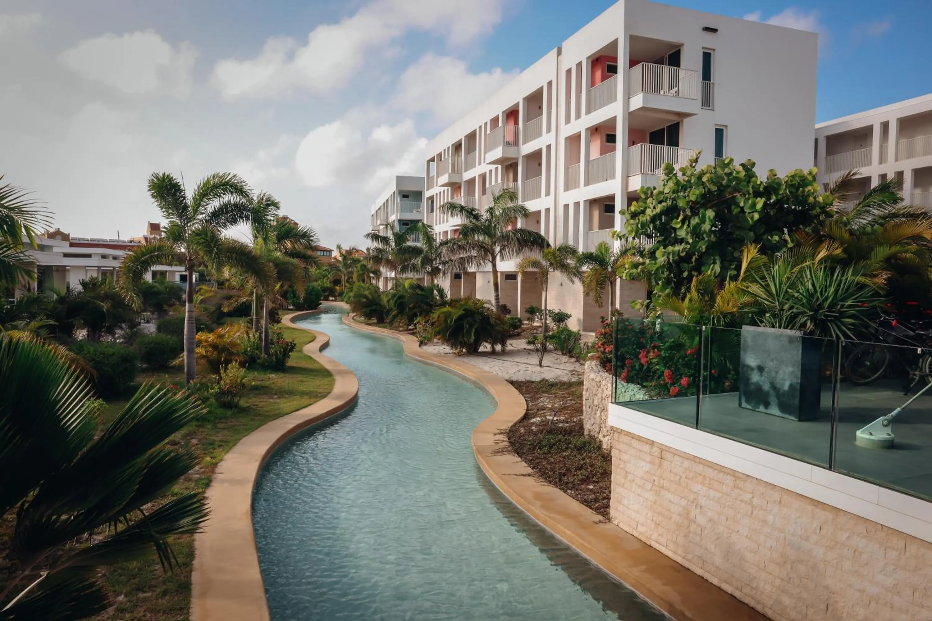 Swimming pool in Chogogo Dive & Beach Resort Bonaire