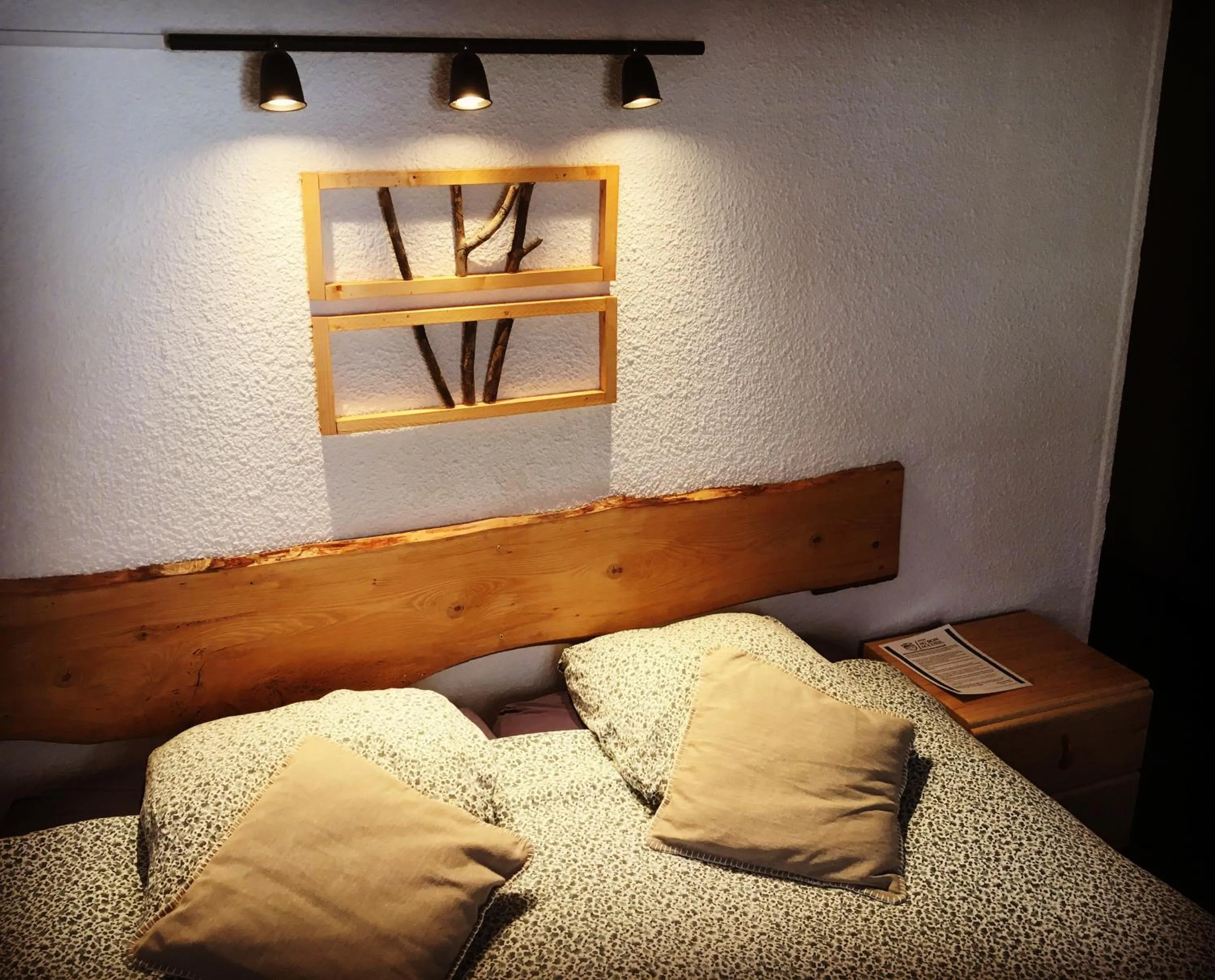 Bed in Hotel Au Bon Accueil