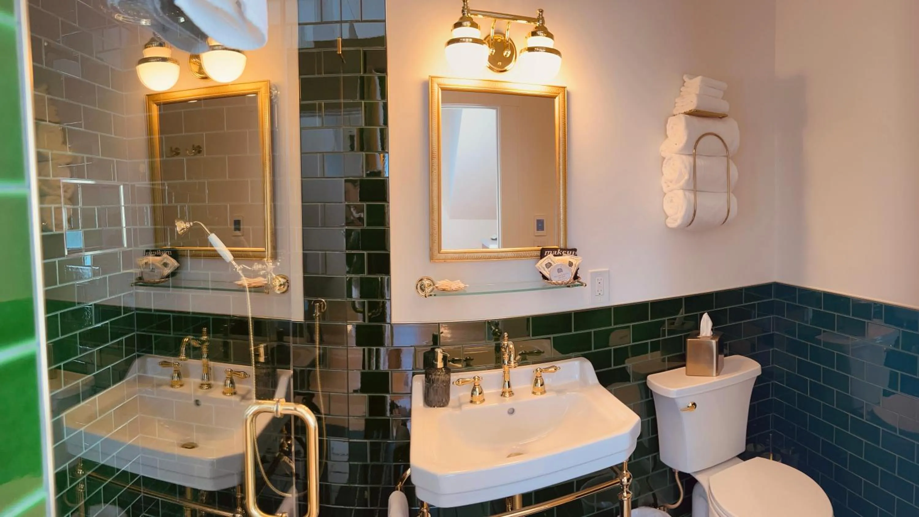 Shower in Nicholson House at Beaujolais