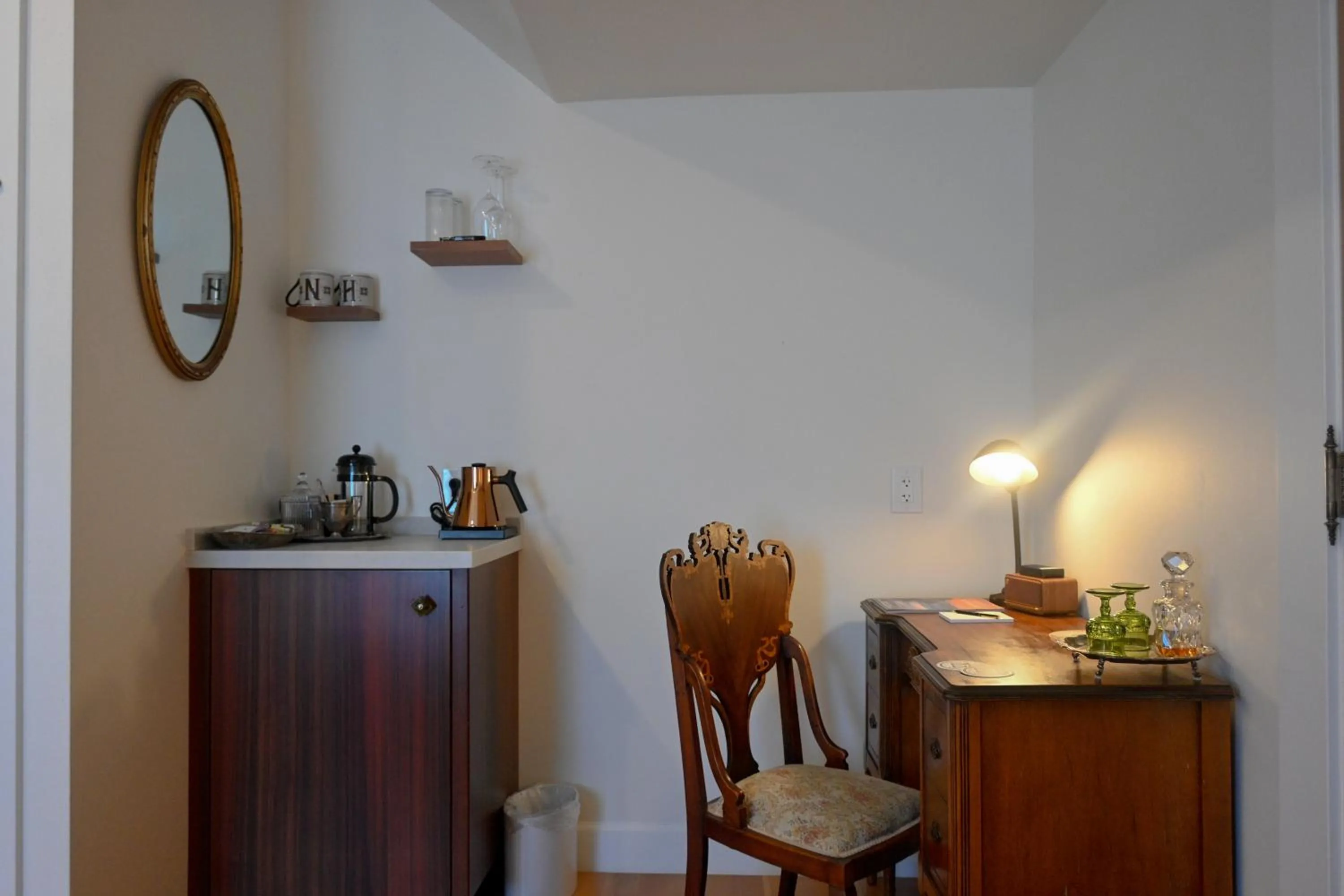 Coffee/tea facilities in Nicholson House at Beaujolais