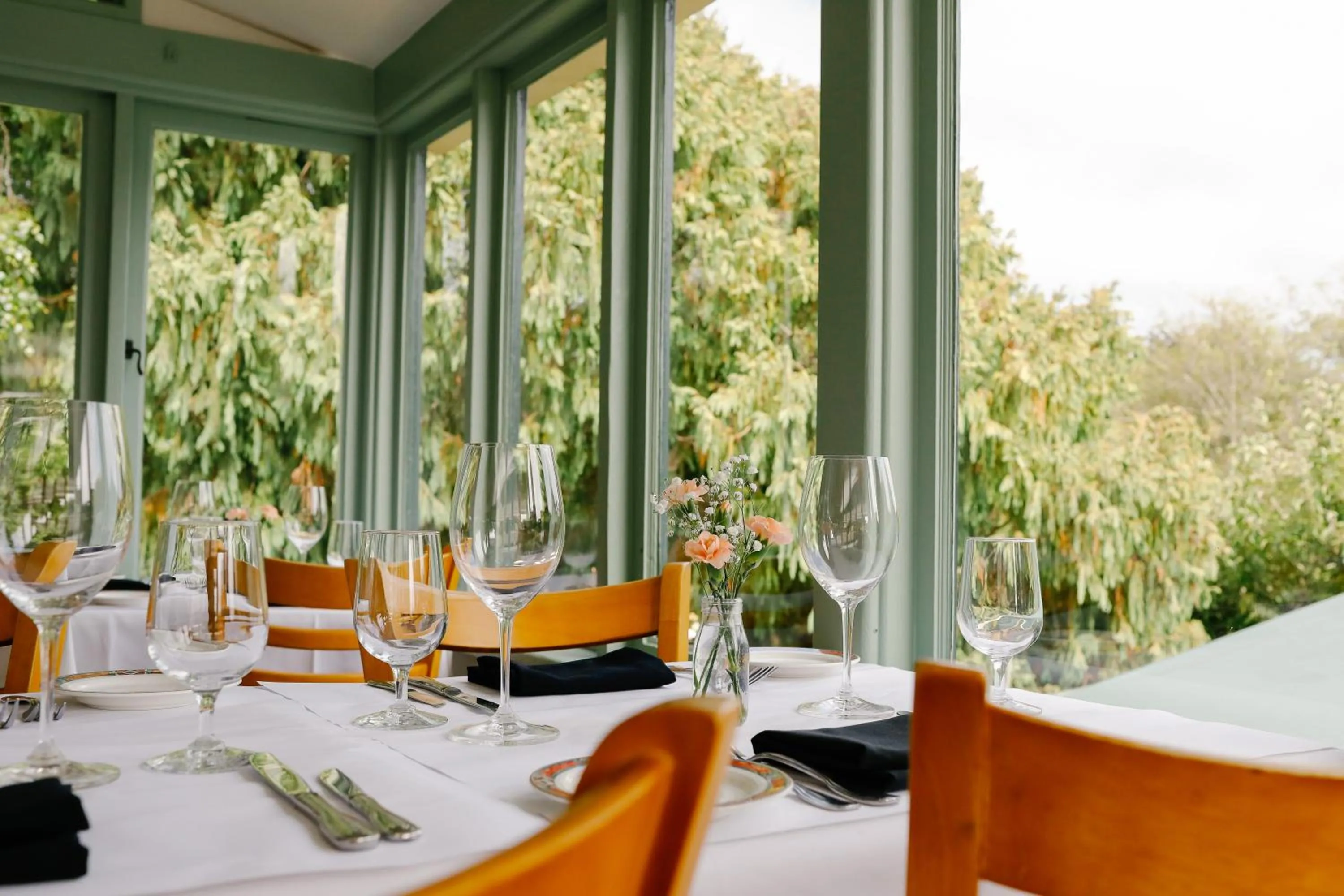 Restaurant/places to eat in Nicholson House at Beaujolais