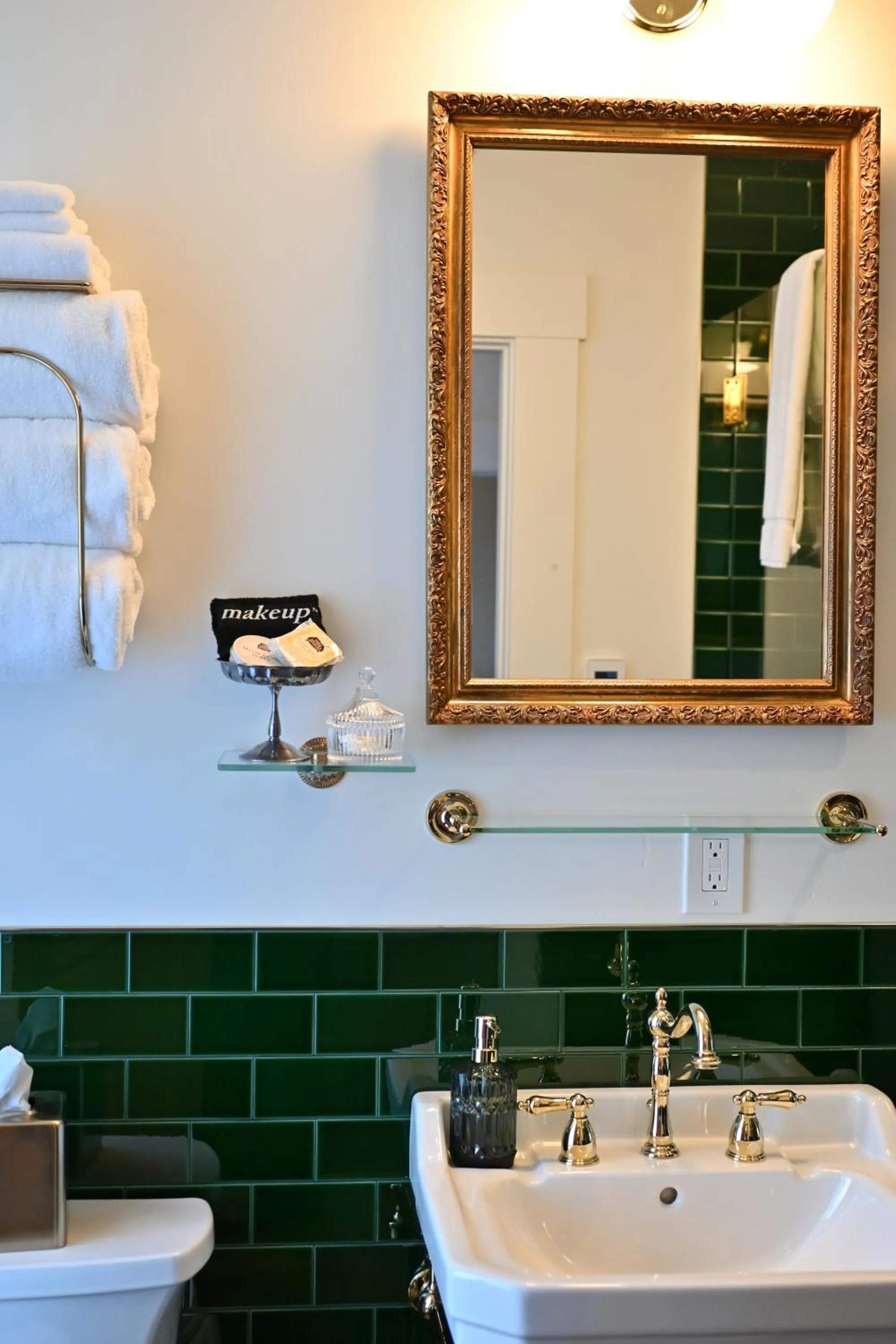 Bathroom in Nicholson House at Beaujolais